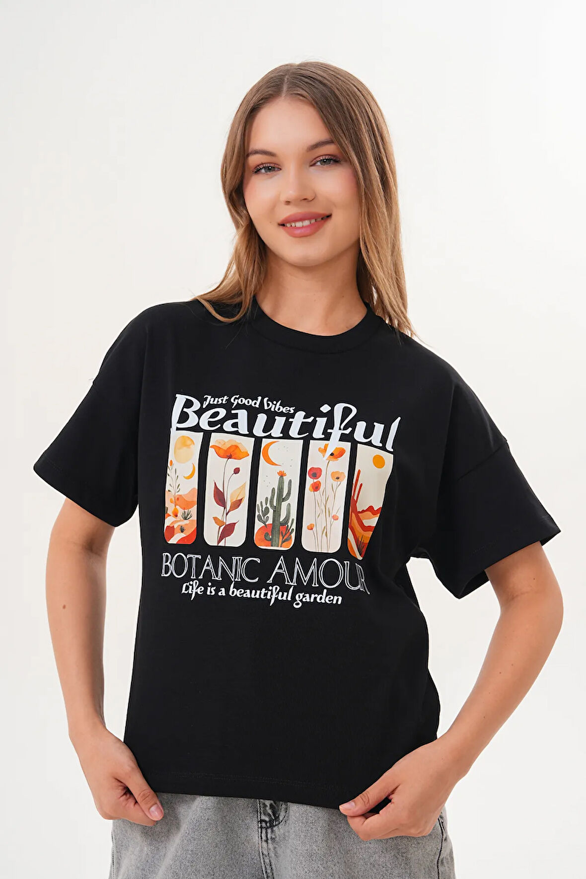 Kadın Siyah Oversize Tişört – Botanik Baskılı,Beautiful / Botanic Amour Yazılı