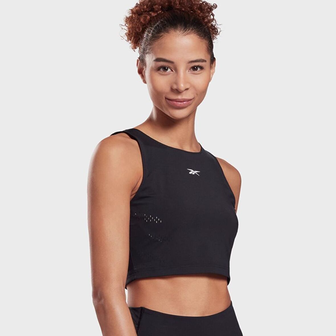 Reebok GL2605 Perform Perforated Crop Top Kadın Siyah Tişört