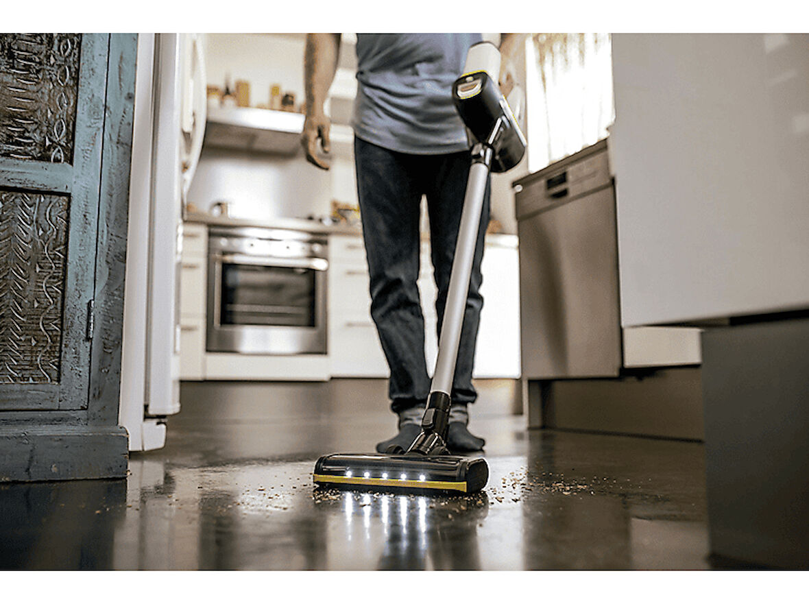 KARCHER VC 6 Cordless OurFamily Battery Plus Çift Bataryalı Şarjlı Dikey Süpürge Beyaz