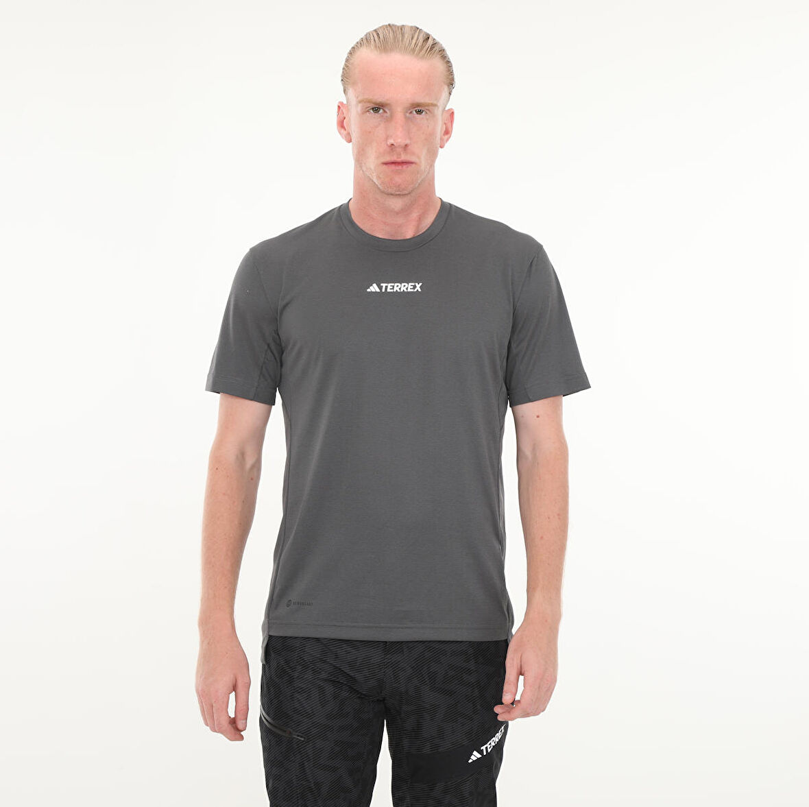 HM4048-E adidas Mt Tee Erkek T-Shirt Antrasit