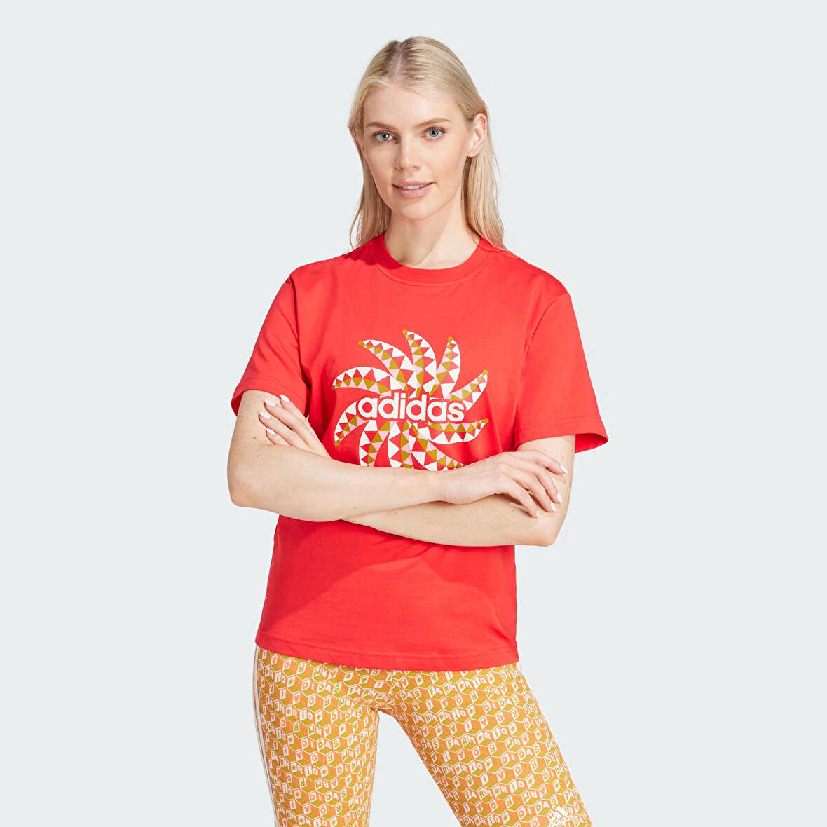 Adidas Kadın Günlük T-shirt Farm Gfx Tee Iq4486