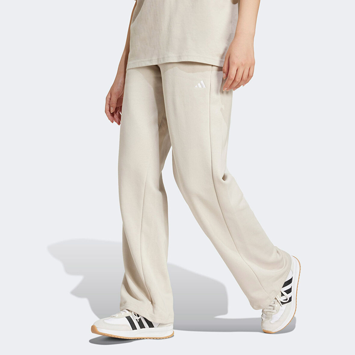 adidas Essentials Small Logo Feel Cozy Open Hem Kadın Bej Eşofman Altı