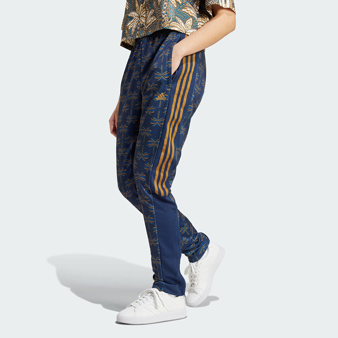adidas IV9754 FARM TIRO TP Kadın Tek Alt