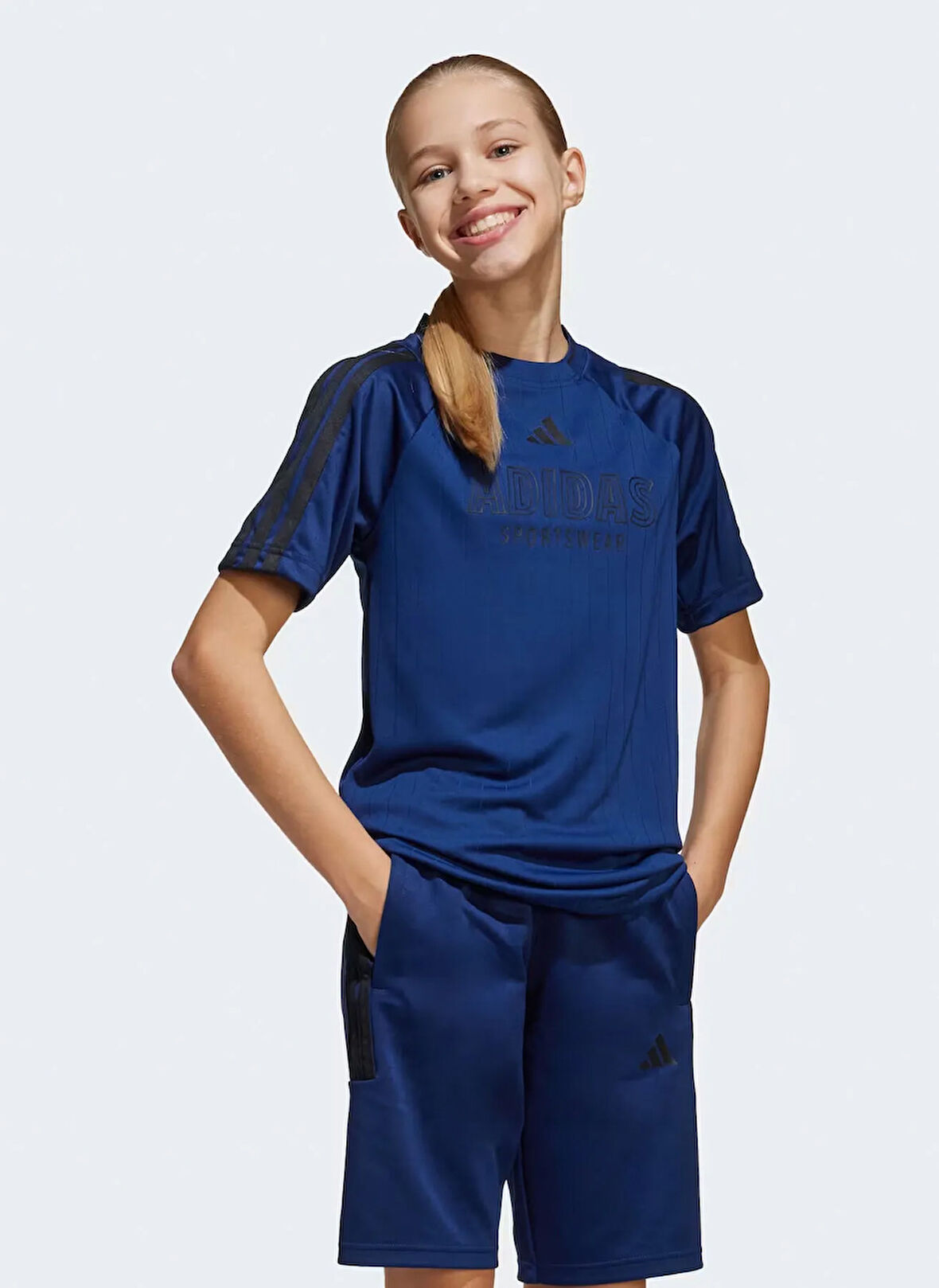 adidas Baskılı Lacivert - Siyah Erkek Çocuk T-Shirt JC8035-J HOT TEE