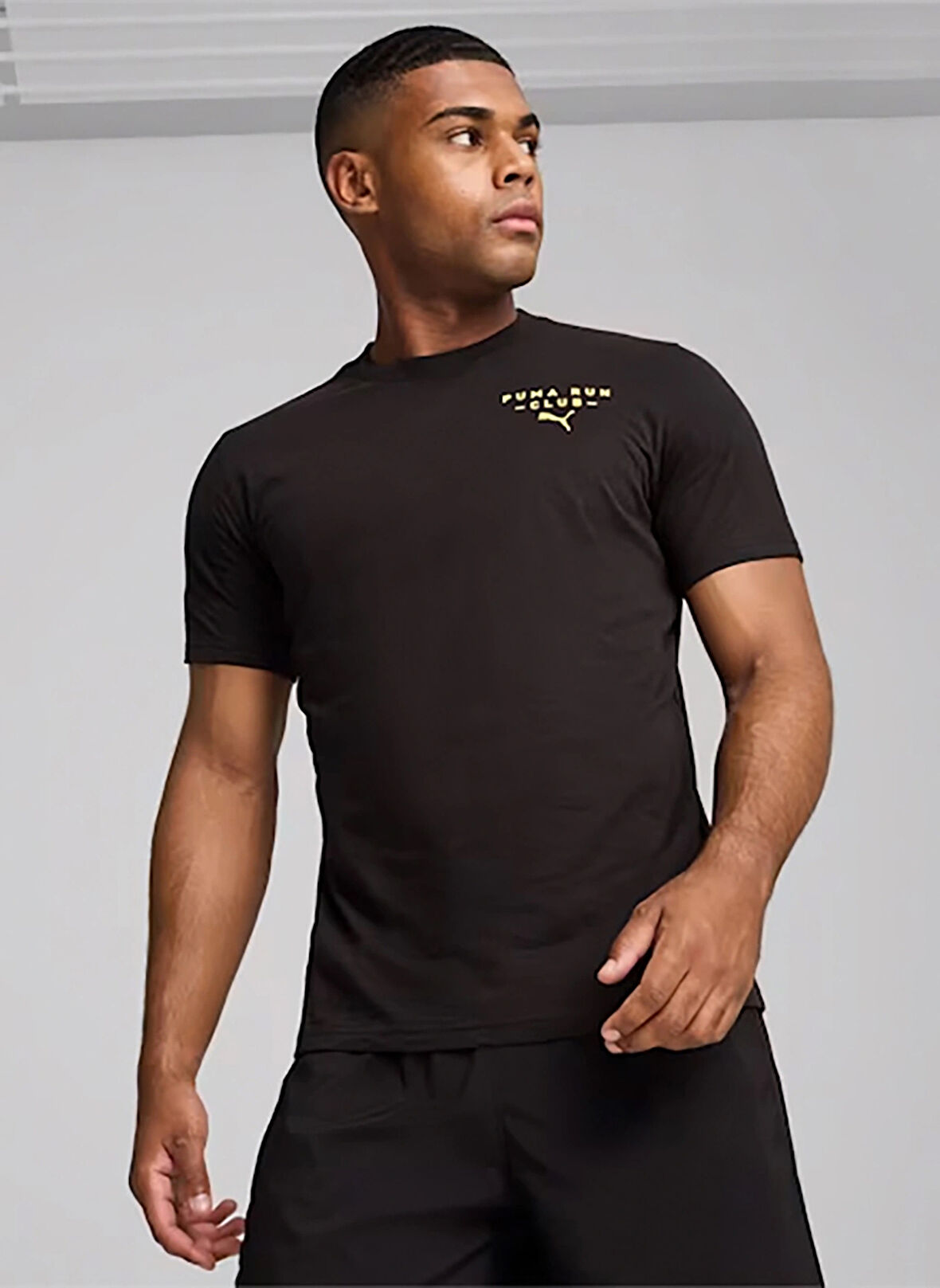 Siyah Erkek Bisiklet Yaka Normal Kalıp T-Shirt 52585701 Men s Puma Run Club Tee