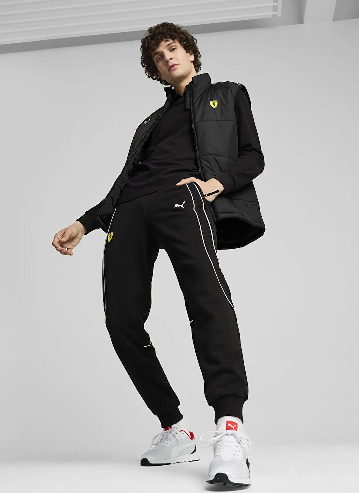 Puma 62704201 Ferrari Race MT7 Vest PUMA Siyah Regular Fit Düz Erkek Yelek