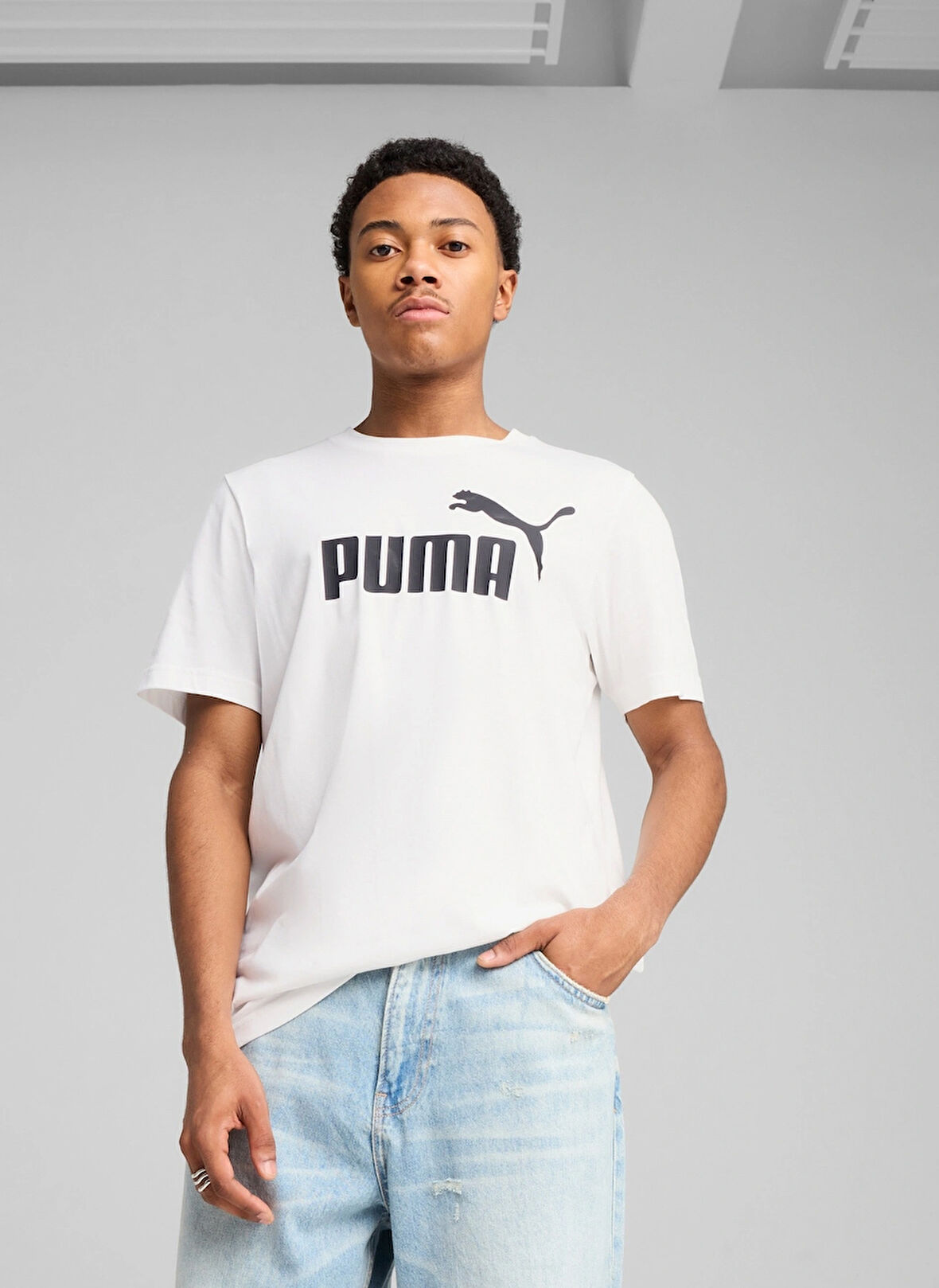 68253202 ESS No. 1 Logo Tee Wh Beyaz Yuvarlak Yaka Regular Fit Baskılı Erkek T-Shirt