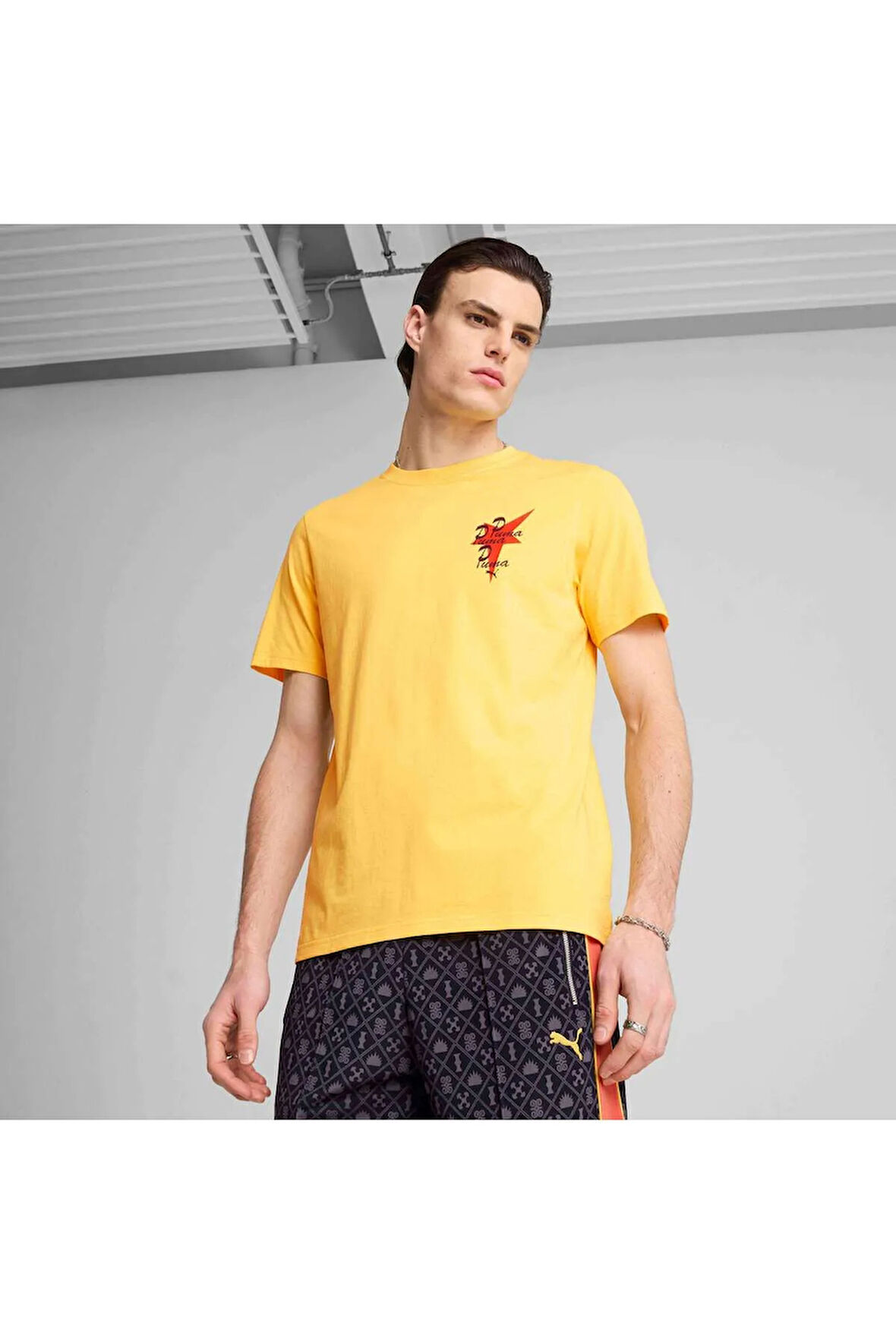 WARDROBE ESS Graphic Tee