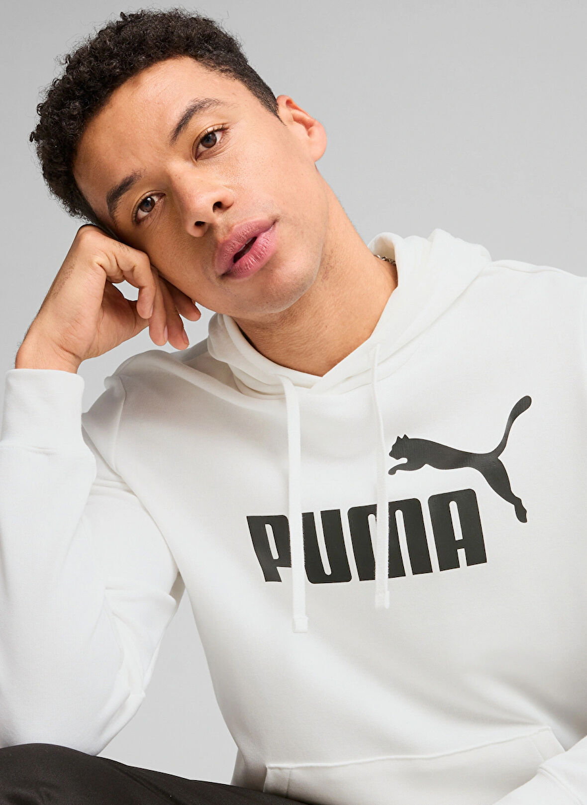 68257202 ESS No. 1 Logo Hoodie TR P Beyaz Kapüşon Yaka Lastikli Bel Regular Fit Baskılı Erkek Sweatshirt