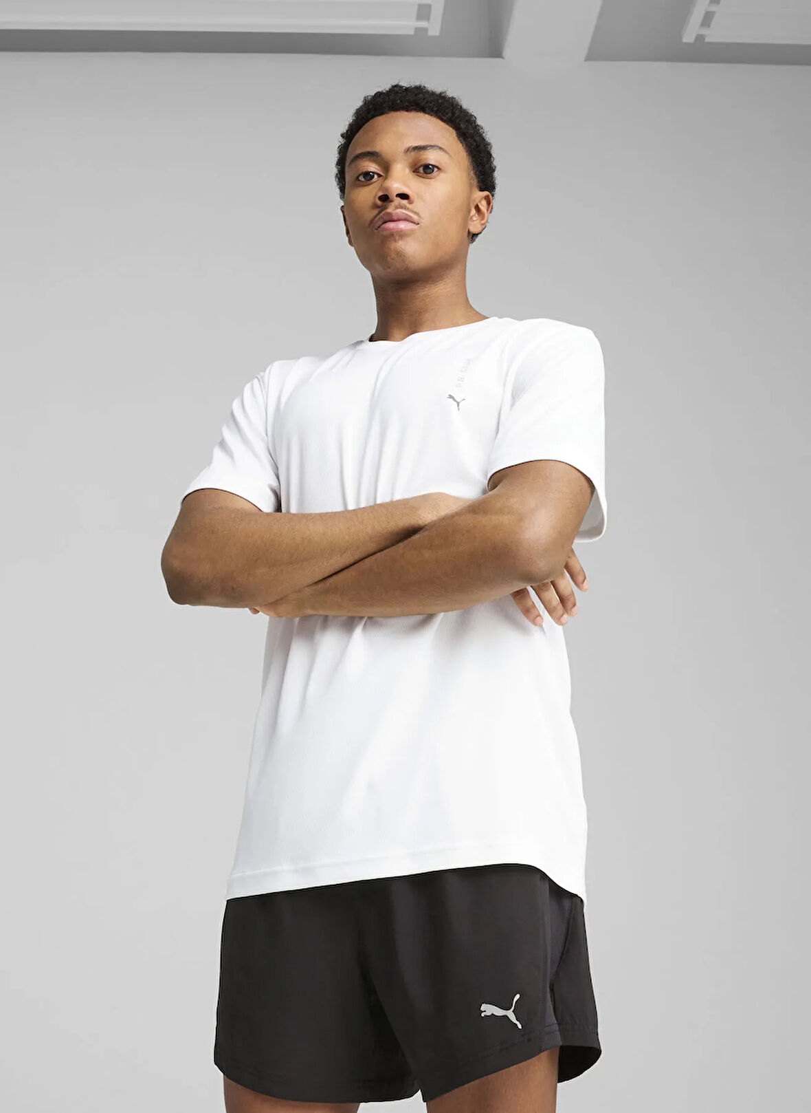 Puma 52655702 GRAPHICS RUNNING ILLUSTRAT Siyah Yuvarlak Yaka Regular Fit Düz Erkek T-Shirt