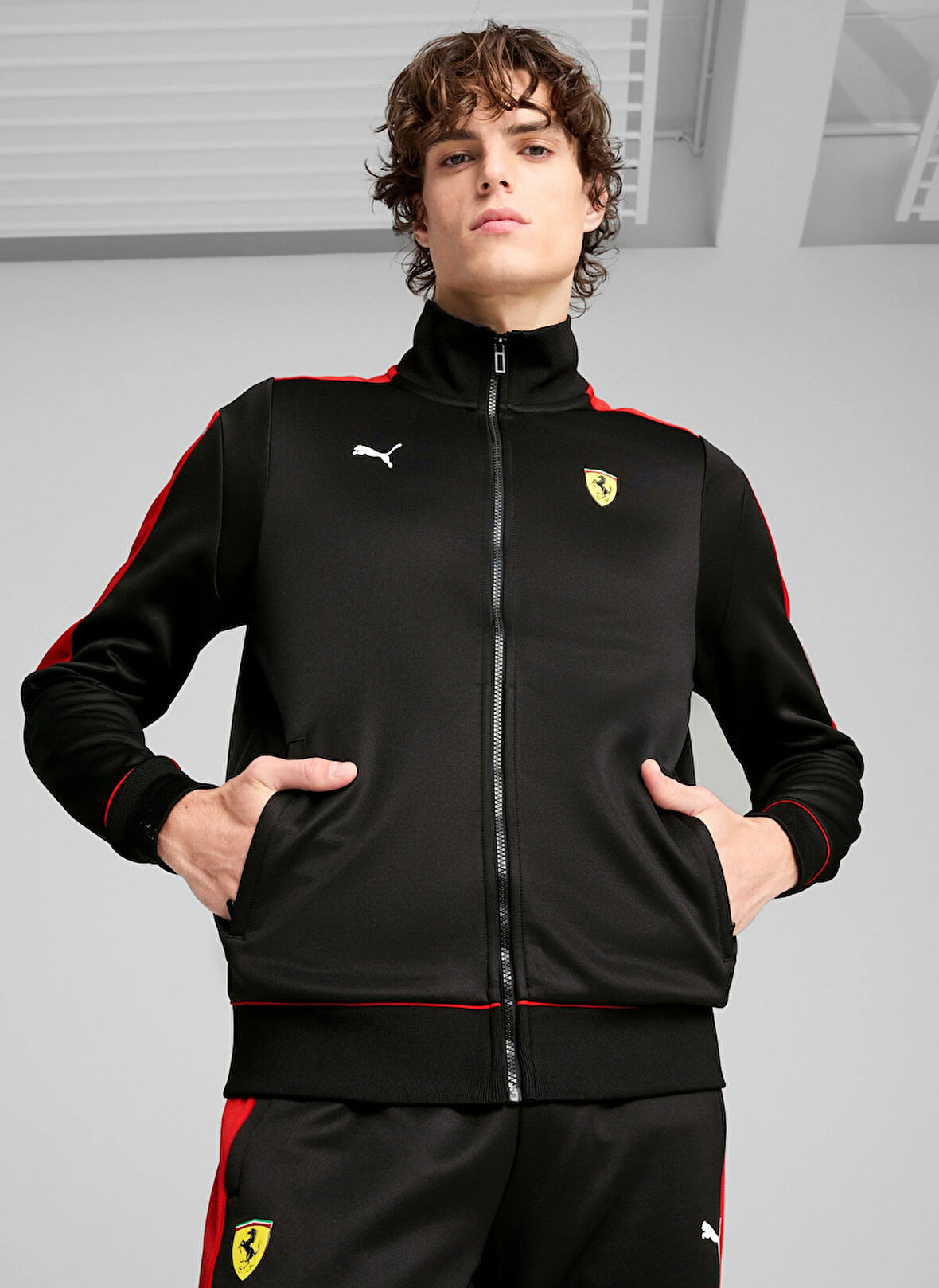 63019401 Ferrari Race MT7 Jacket PU Siyah Kapüşon Yaka Regular Fit Erkek Mont