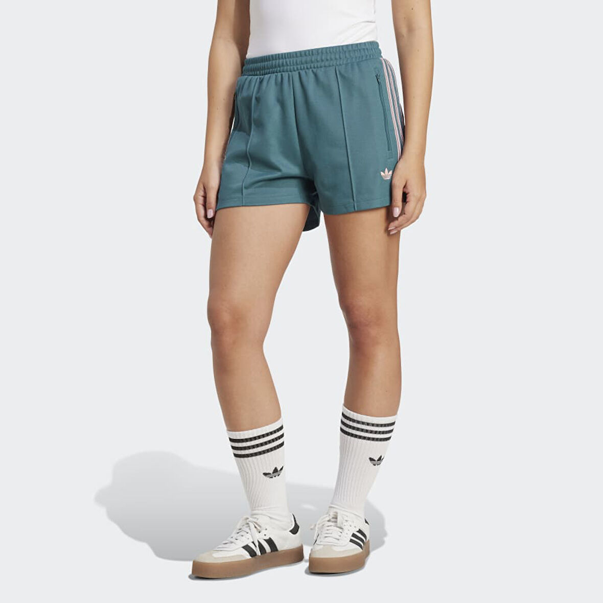 adidas KC0682 SHORTS Kadın Şort