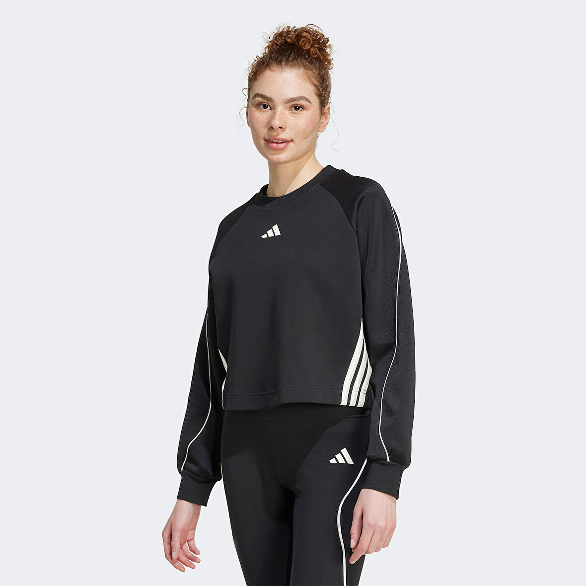 adidas Stadium 3 Stripes Bisiklet Yaka Kadın Siyah Sweatshirt