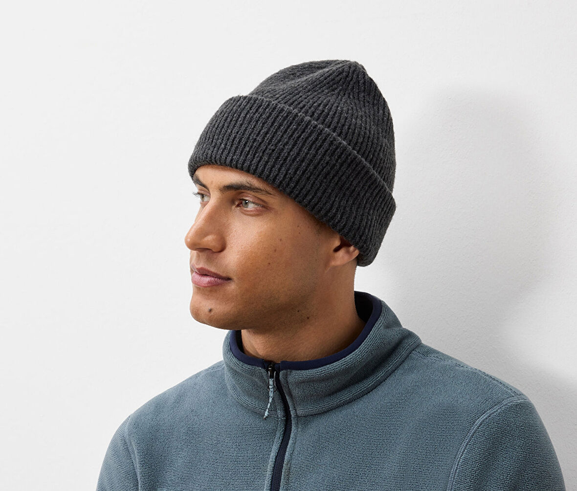 Örgü Bere, Antrasit