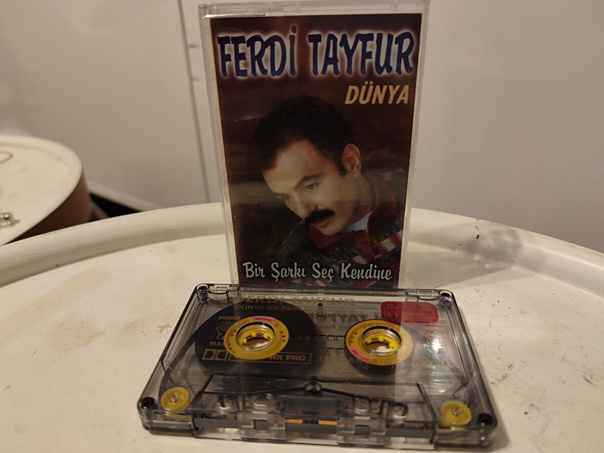 FERDİ TAYFUR  Dünya / Bir Şarkı Seç Kendine - 1995 Almanya Basım  Nadir Kaset / Destan Müzik 2.el