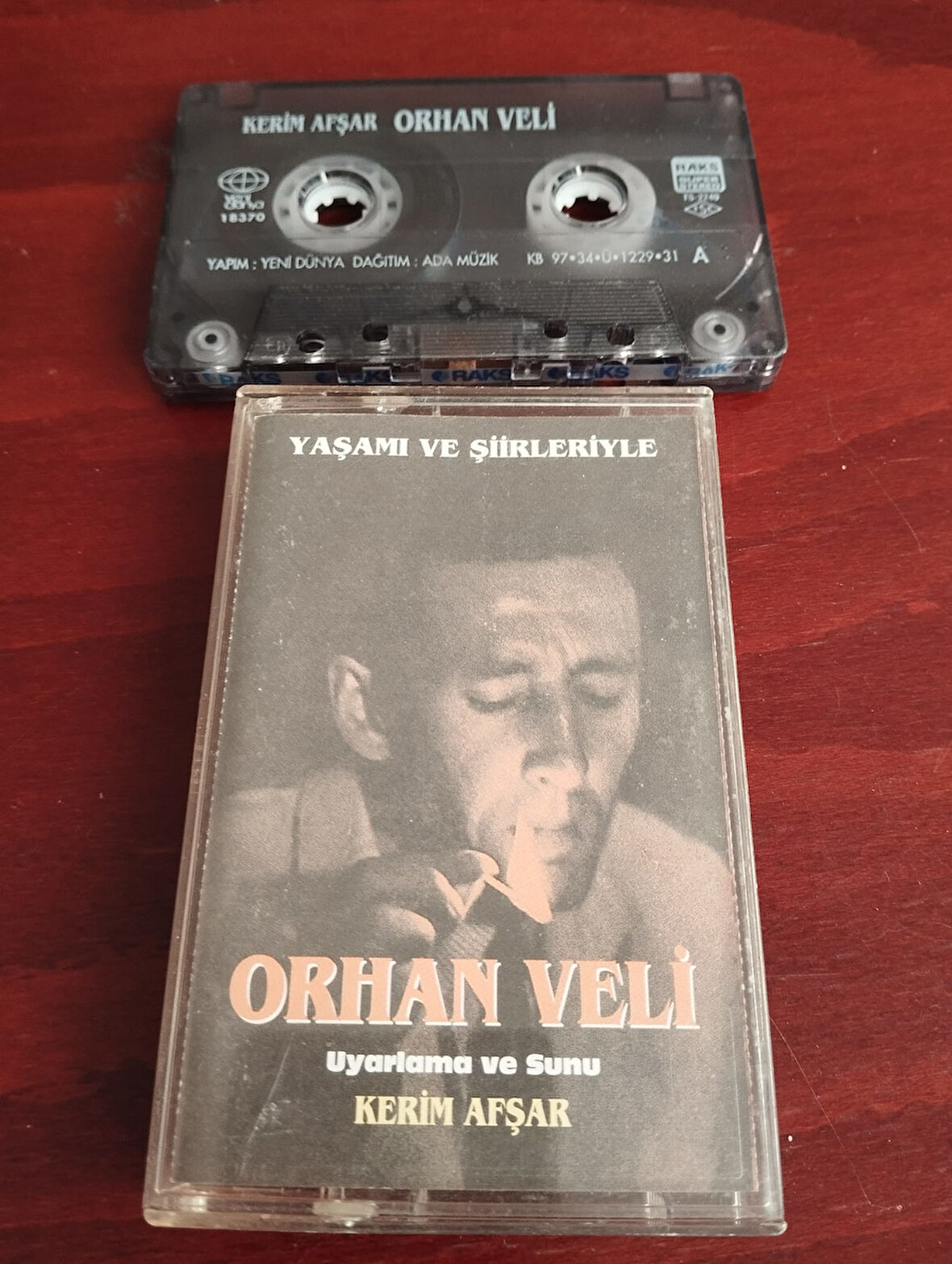 ORHAN VELİ - Yaşamı ve Şiirleriyle - Sunu: Kerim Afşar  – 1987 Türkiye Basım  Kaset-2.el