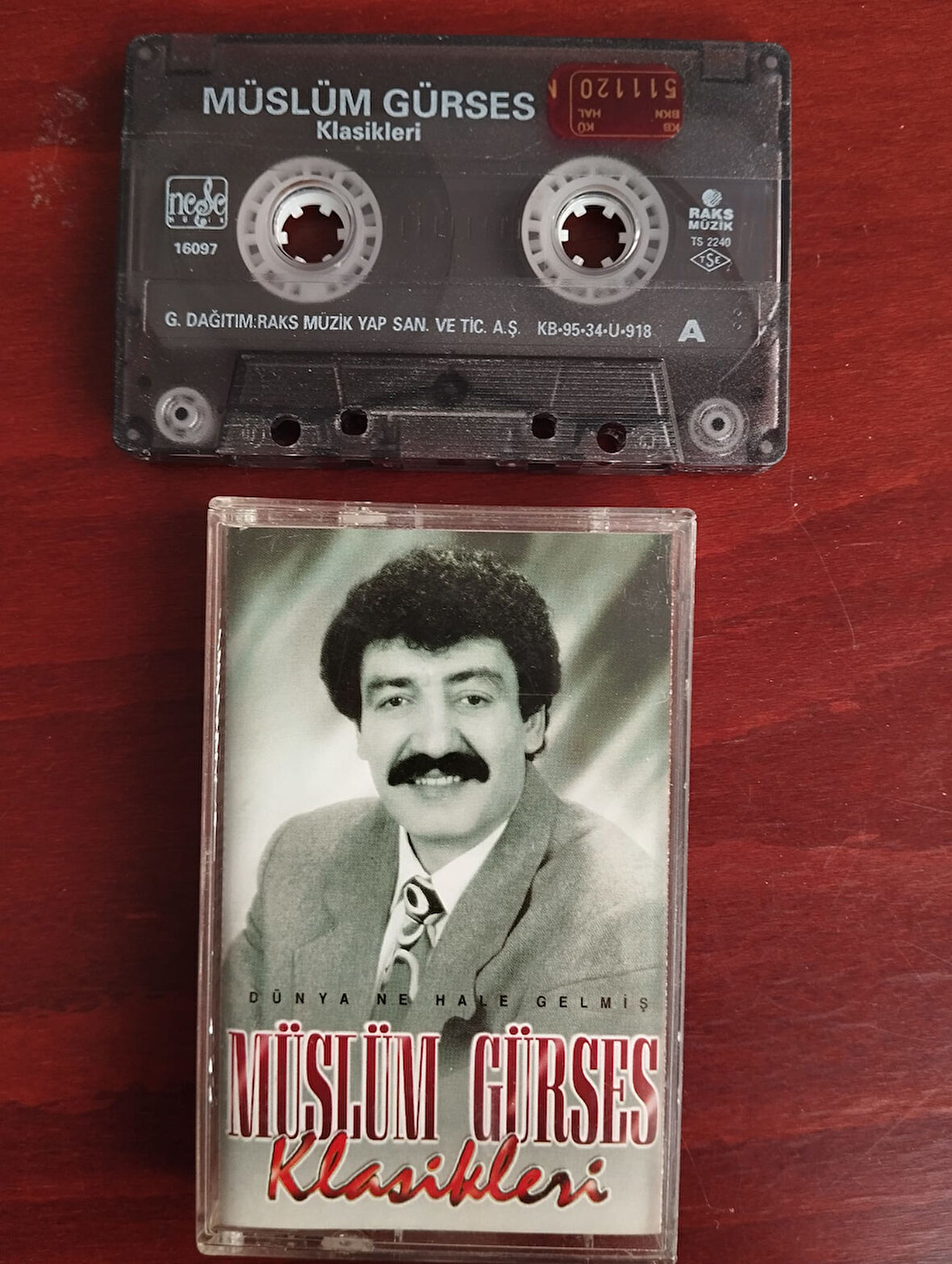 Müslüm Gürses – Klasikleri / Dünya Ne Hale Gelmiş  - 1995  Türkiye Basım  Kaset -2.EL