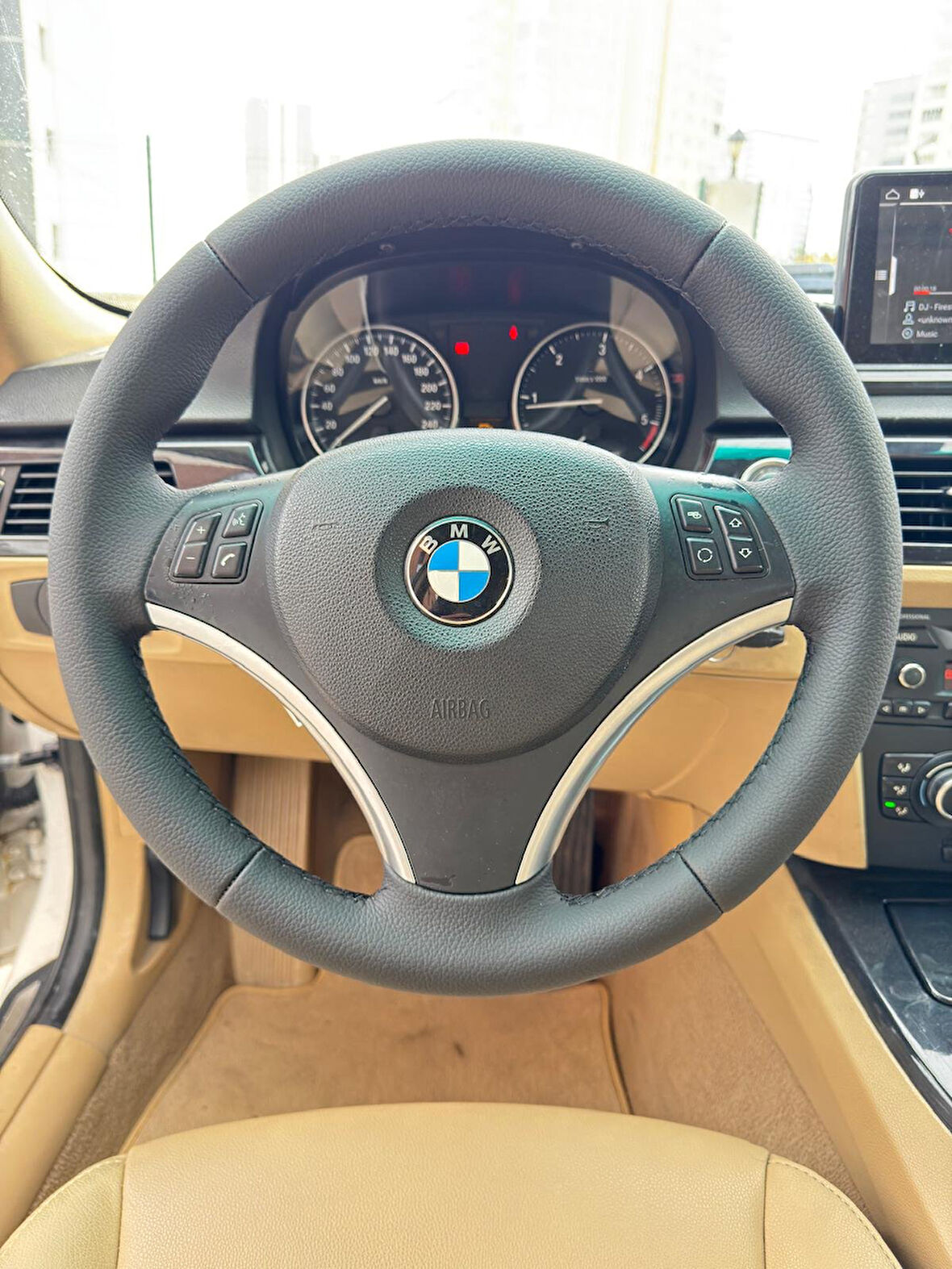 BMW E90 ARACA ÖZEL DİKMELİ DİREKSİYON KILIFI (AÇIKLAMAYI OKUYUNUZ LÜTF)