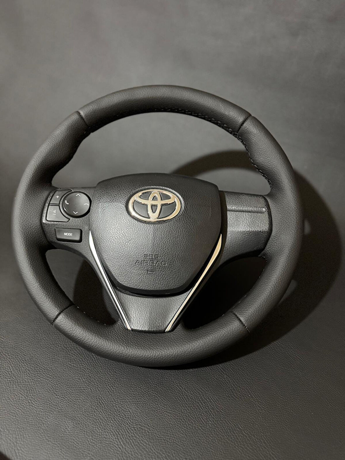 TOYOTA COROLLA 2013-2019 ARACA ÖZEL DİKMELİ DİREKSİYON KILIFI(DÜZ DERİ MODEL)AÇIKLAMAYI OKUYUNZ