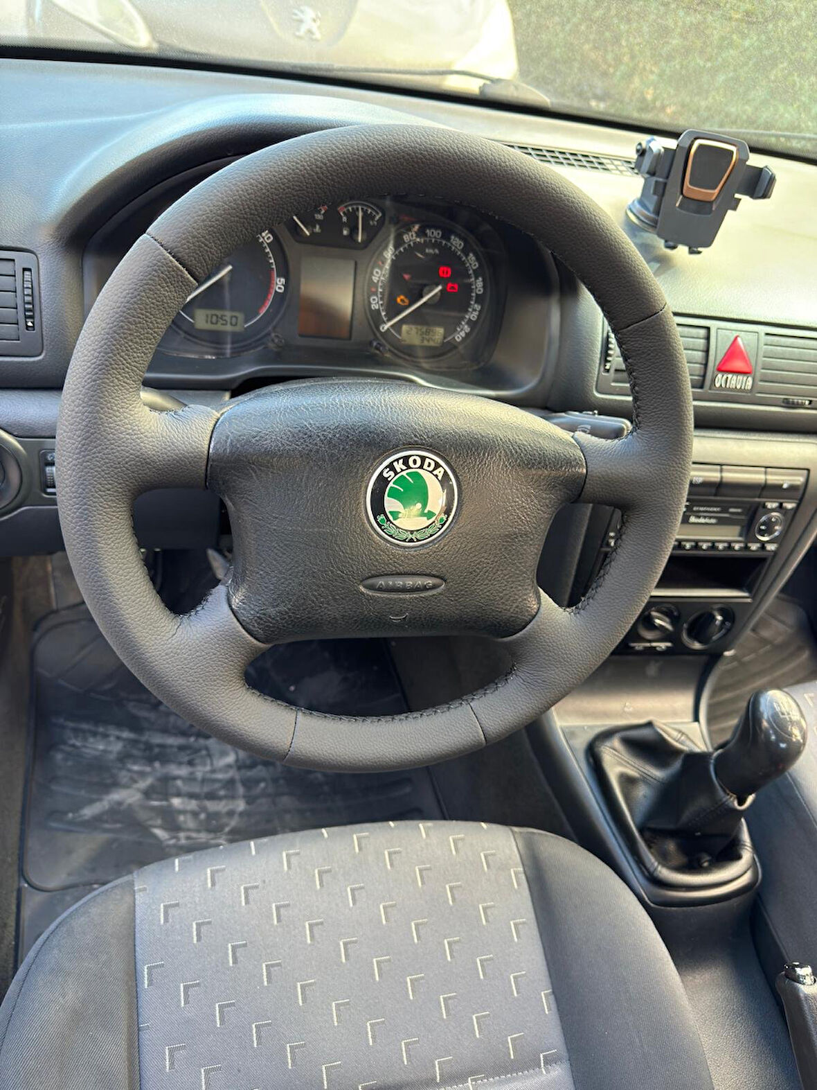 SKODA OCTAVİA 2003-2004 ARACA ARACA ÖZEL DİKMELİ DİREKSİYON KILIFI (AÇIKLAMAYI OKUYUNZ)