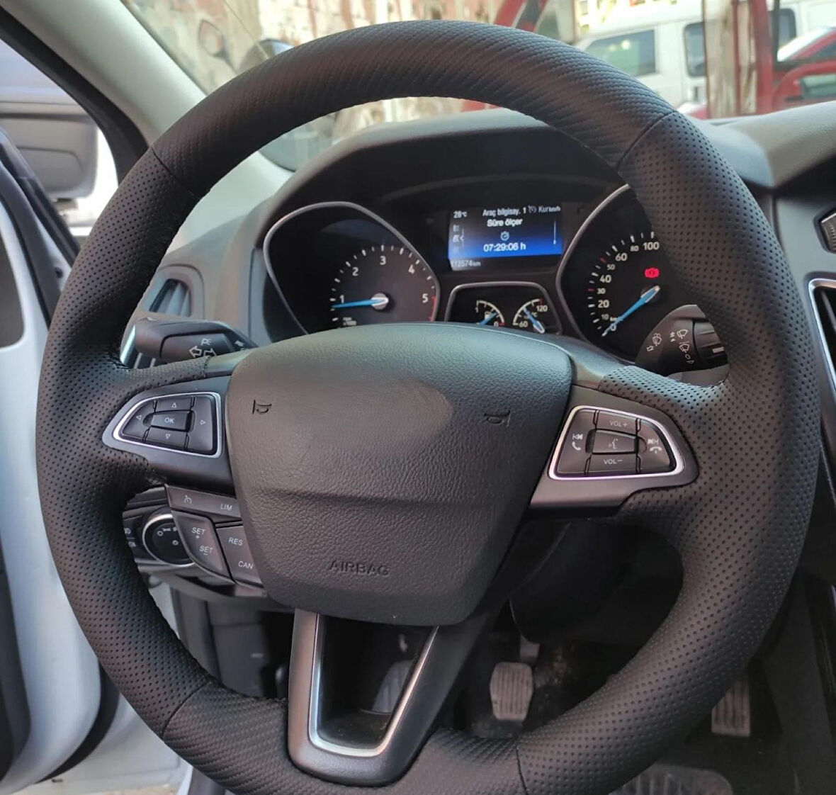 FORD FOCUS 3,5 ARACA ÖZEL DİKMELİ DİREKSİYON KILIFI (AÇIKLAMAYI OKUYUNUZ LÜTF)
