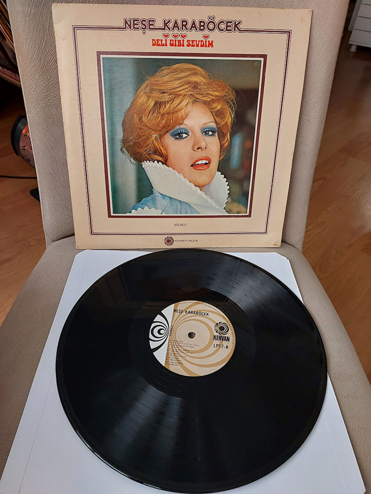 Neşe Karaböcek – Deli Gibi Sevdim - 1975 Türkiye Basım LP Albüm Plak