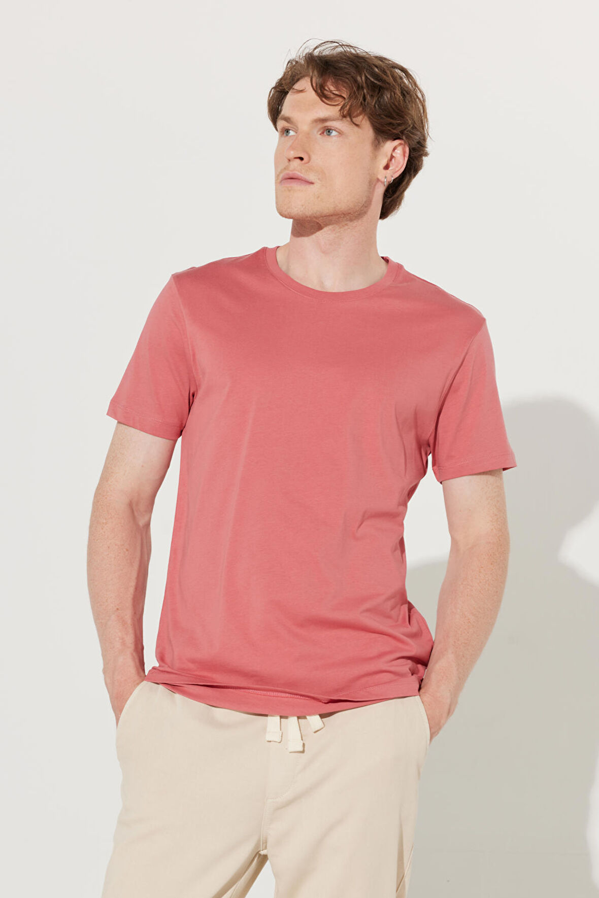 Erkek Kiremit Slim Fit Dar Kesim %100 Pamuk Bisiklet Yaka Kısa Kollu Tişört