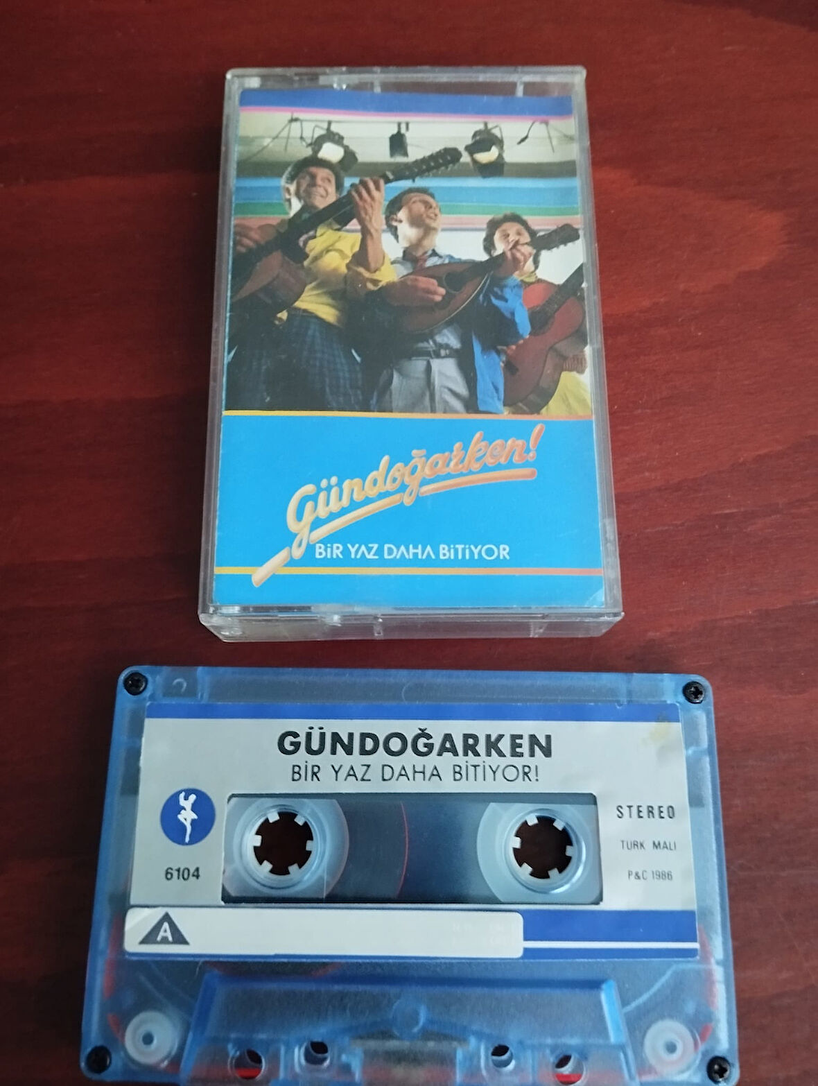 Grup Gündoğarken – Bir Yaz Daha Bitiyor - 1986  Türkiye Basım Kaset Albüm/Kağıt Baskı-2.EL