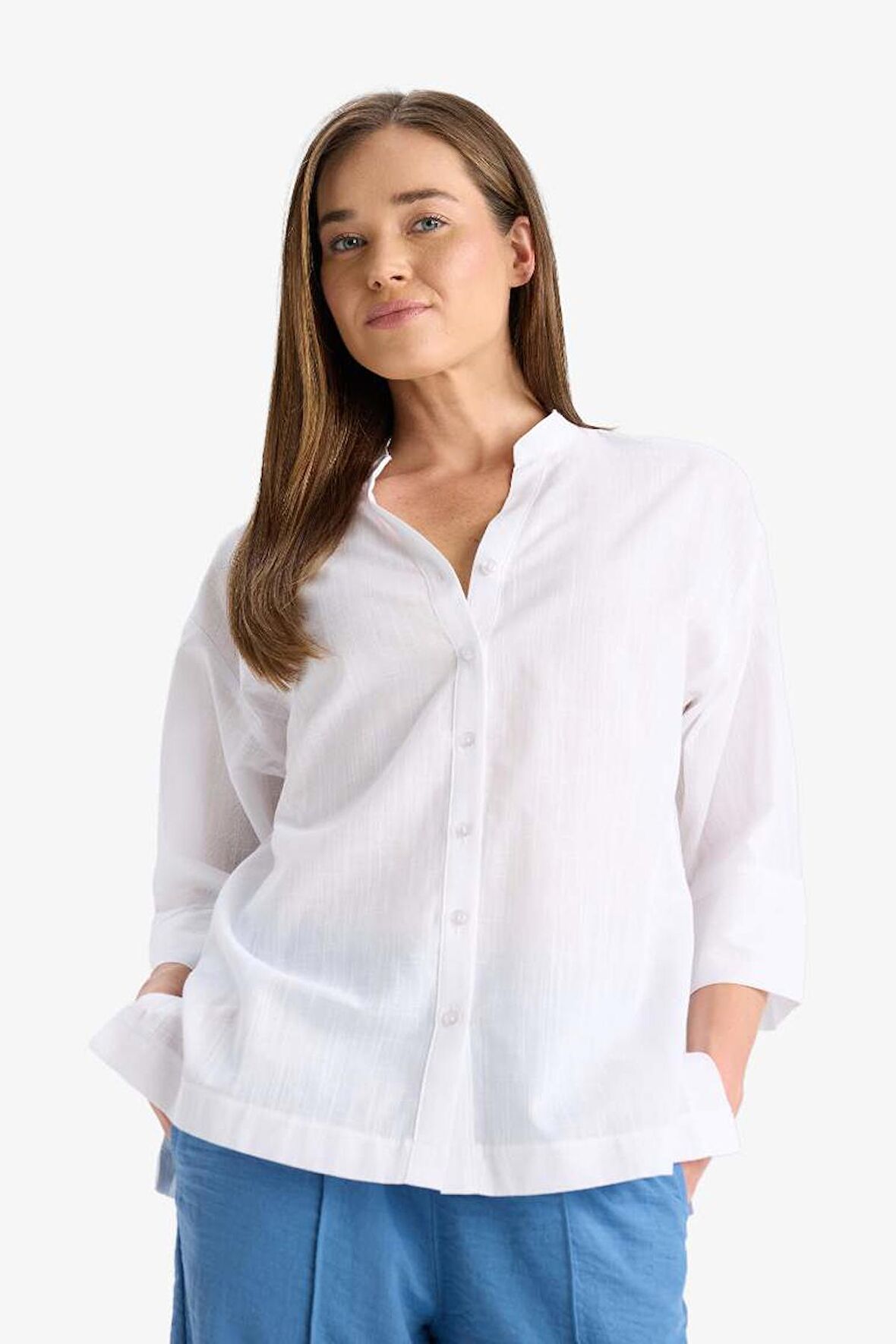 DeFacto Regular Fit Apaş Yaka Flamlı Pamuk Yarım Kollu Beyaz Gömlek F5838AX25SMWT79