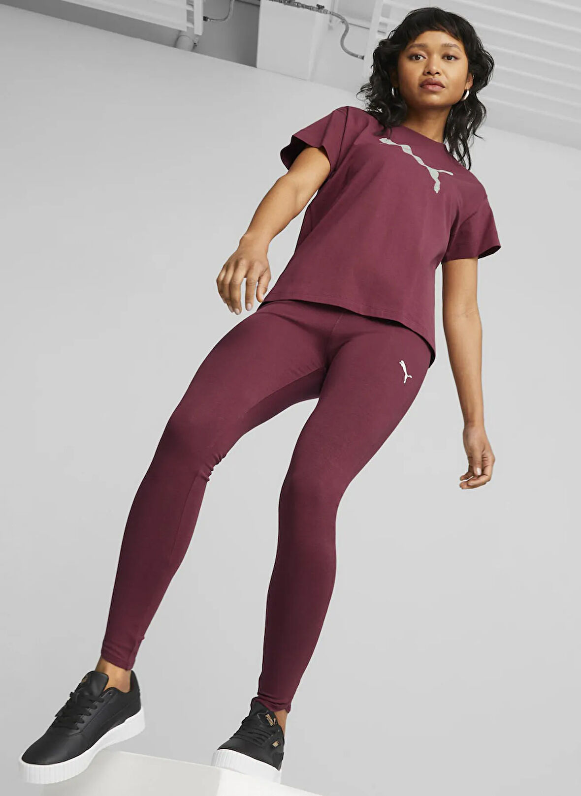 Puma 67600022 HER Tee Dark Jasper Bordo Yuvarlak Yaka Regular Fit Baskılı Kadın T-Shirt