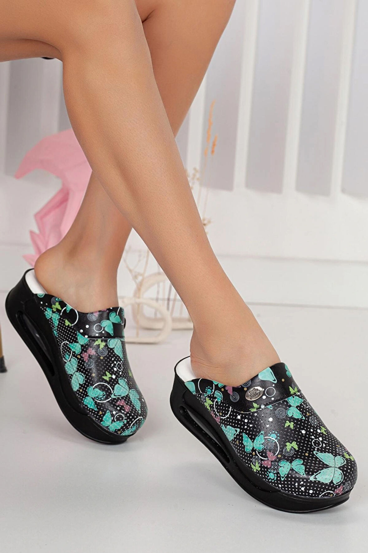 Ortopedik Sabo Terlik Doktor Hemşire Hastane Aşçı Terliği Kadın Kelebek Desenli