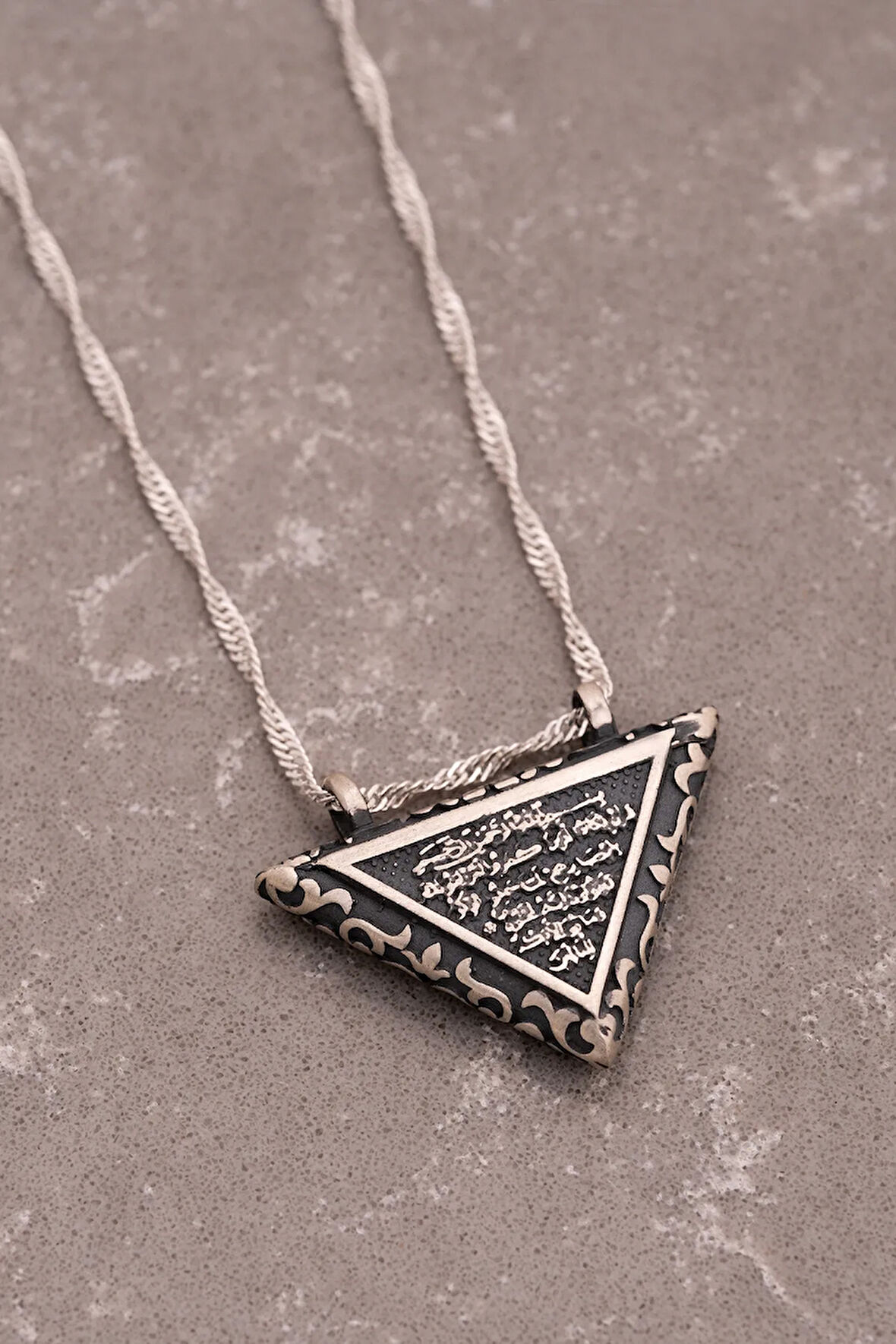 Çift Taraflı Önü Allah Arkası Ayet'el Kürsi Yazılı Açılabilir Minik Boy Kadın Gümüş Cevşen Kolye