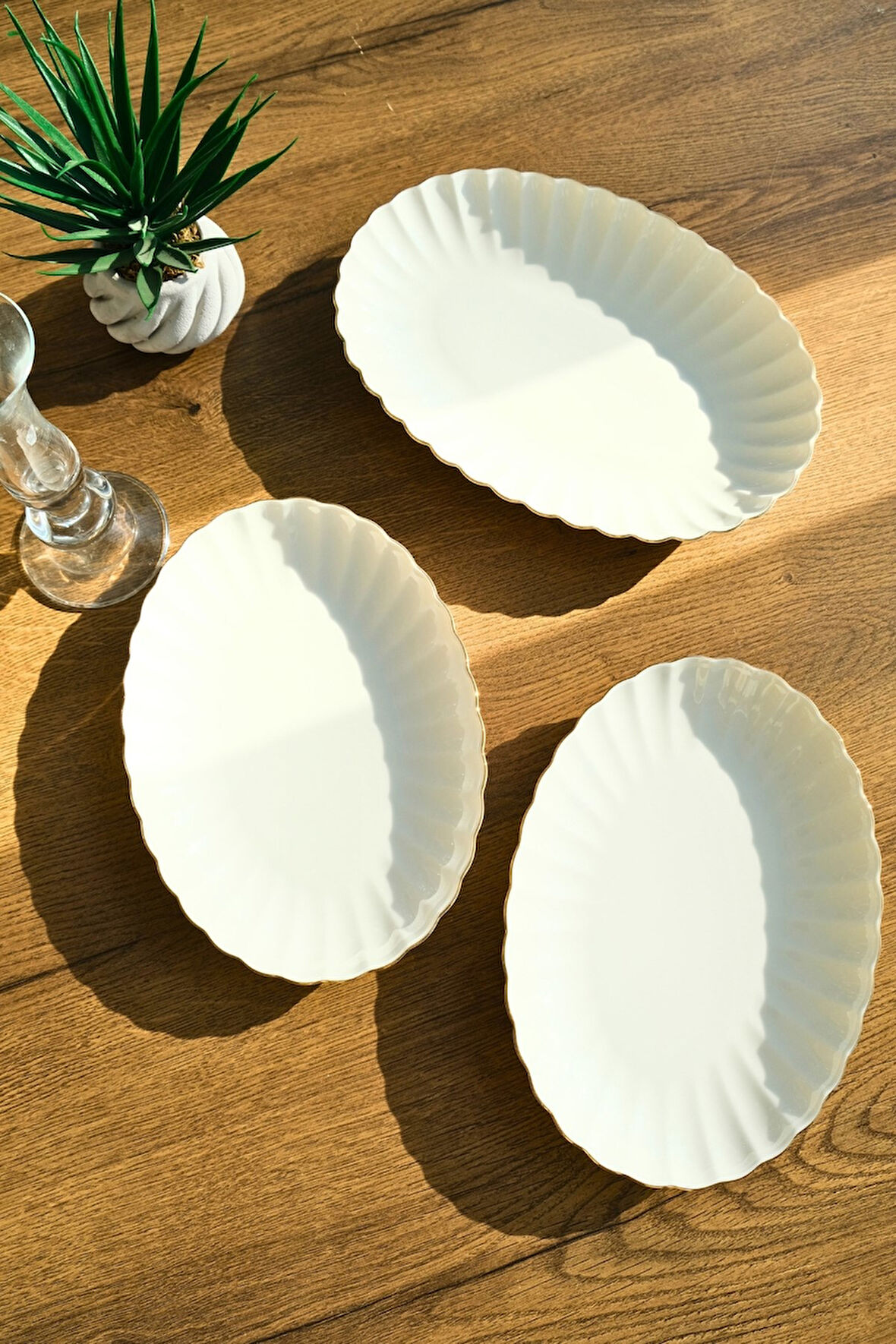 Kütahya Porselen Bone Luz Form Kayık Tabak Seti Altın 3 Parça