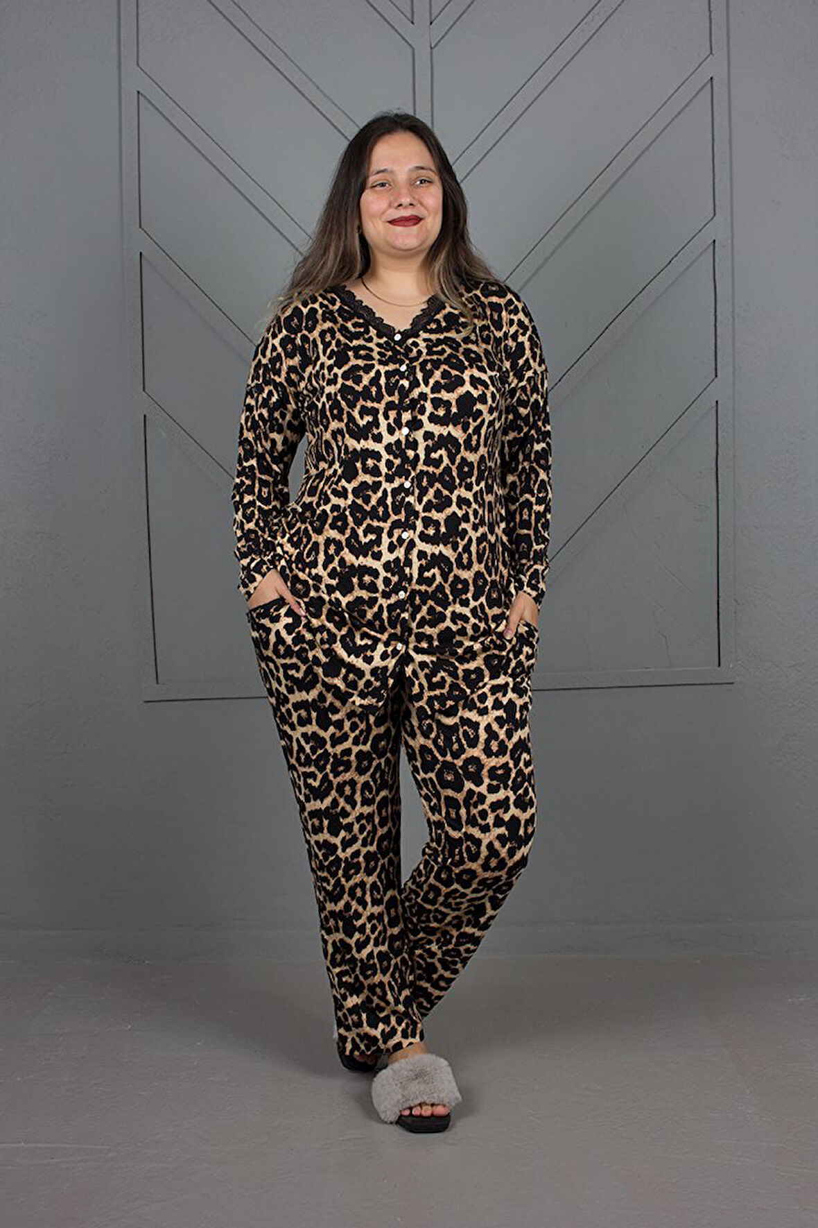 Büyük Beden Düğmeli Pijama Takım Leopar