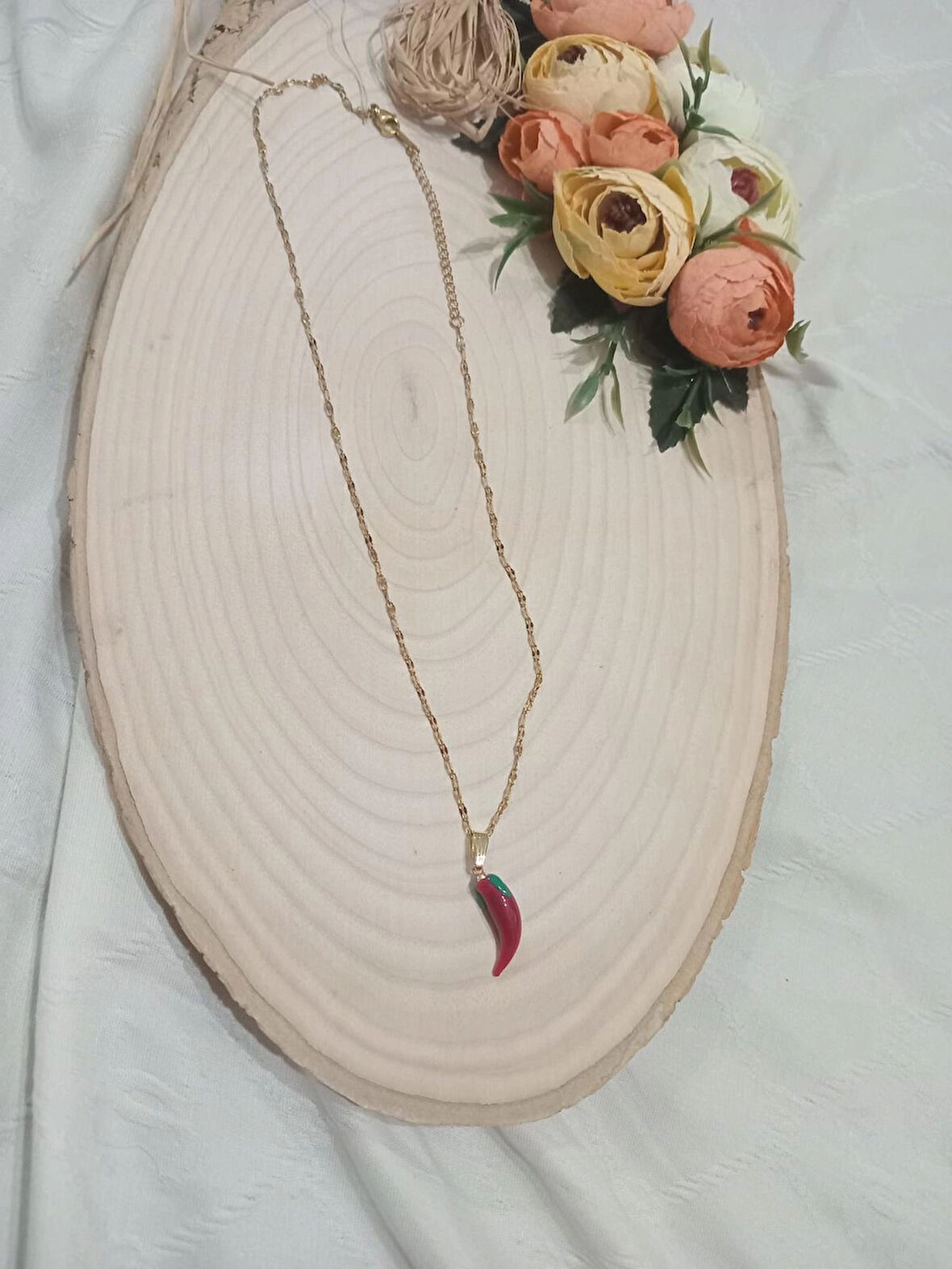 BİBER UÇLU MODERN KOLYE