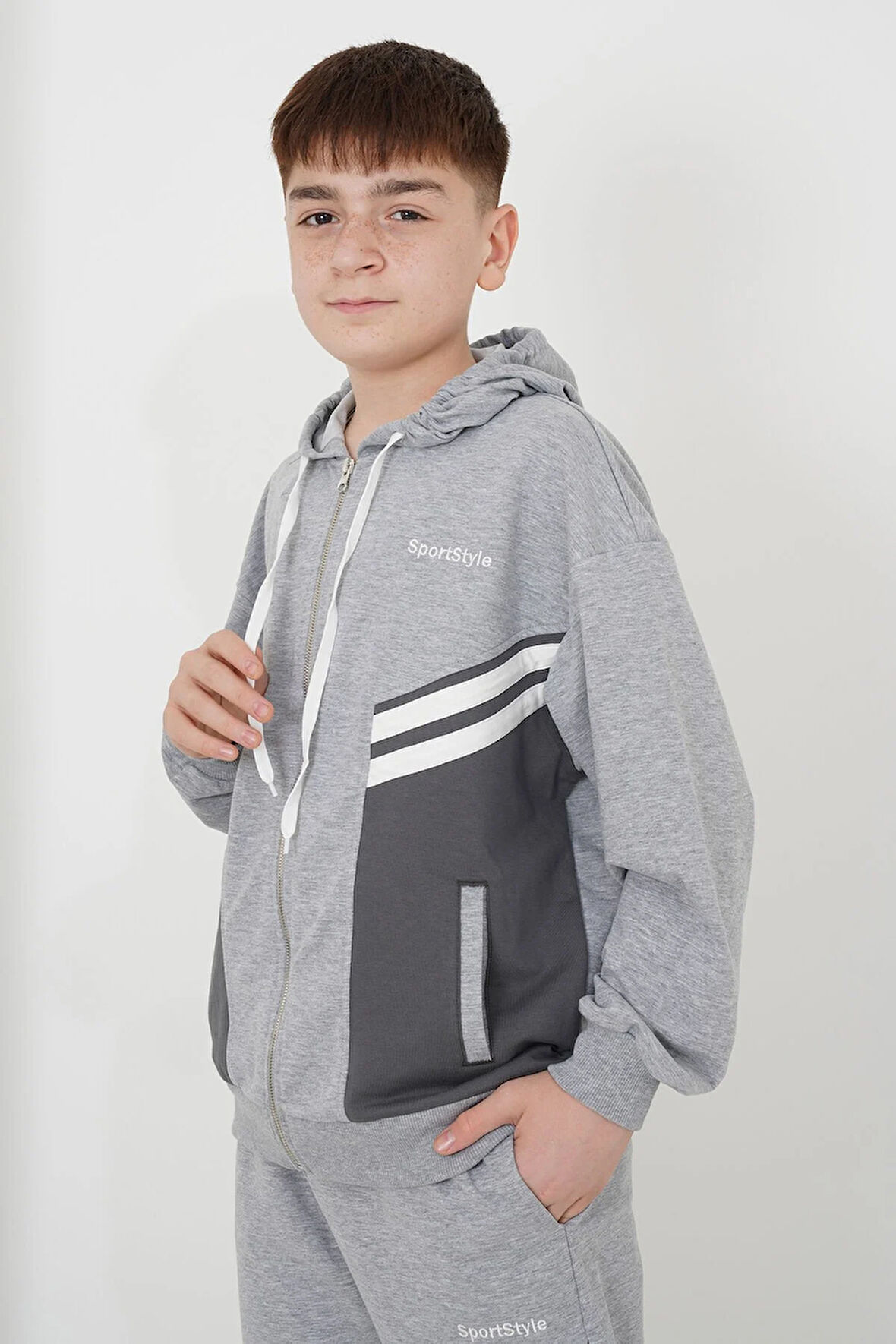 Erkek Çocuk İki İplik Kumaş Kapüşonlu Eşofman Takımı