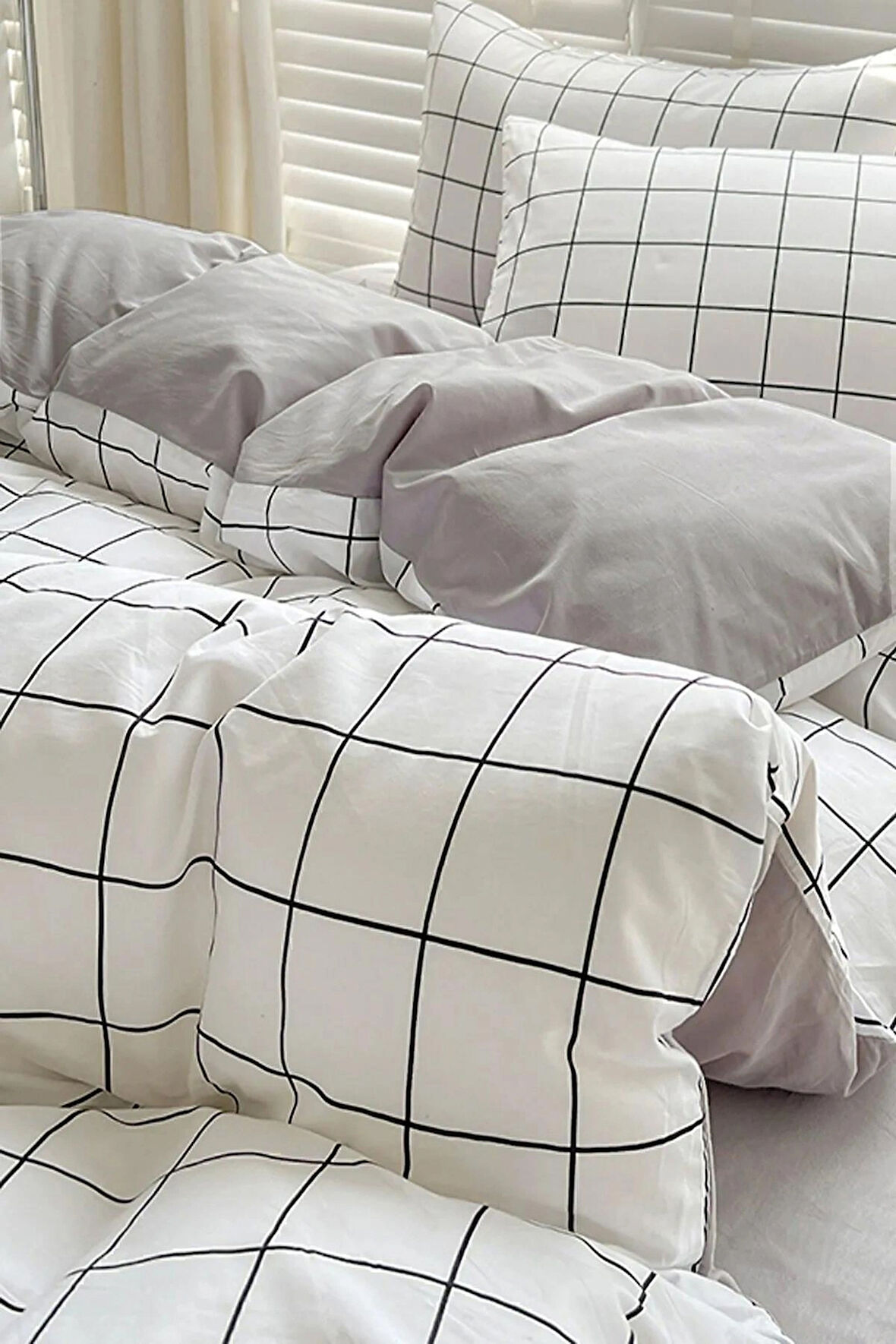 More Home Çift Kişilik Nevresim Seti + 2 Yastık Kılıfı Kare Kırı