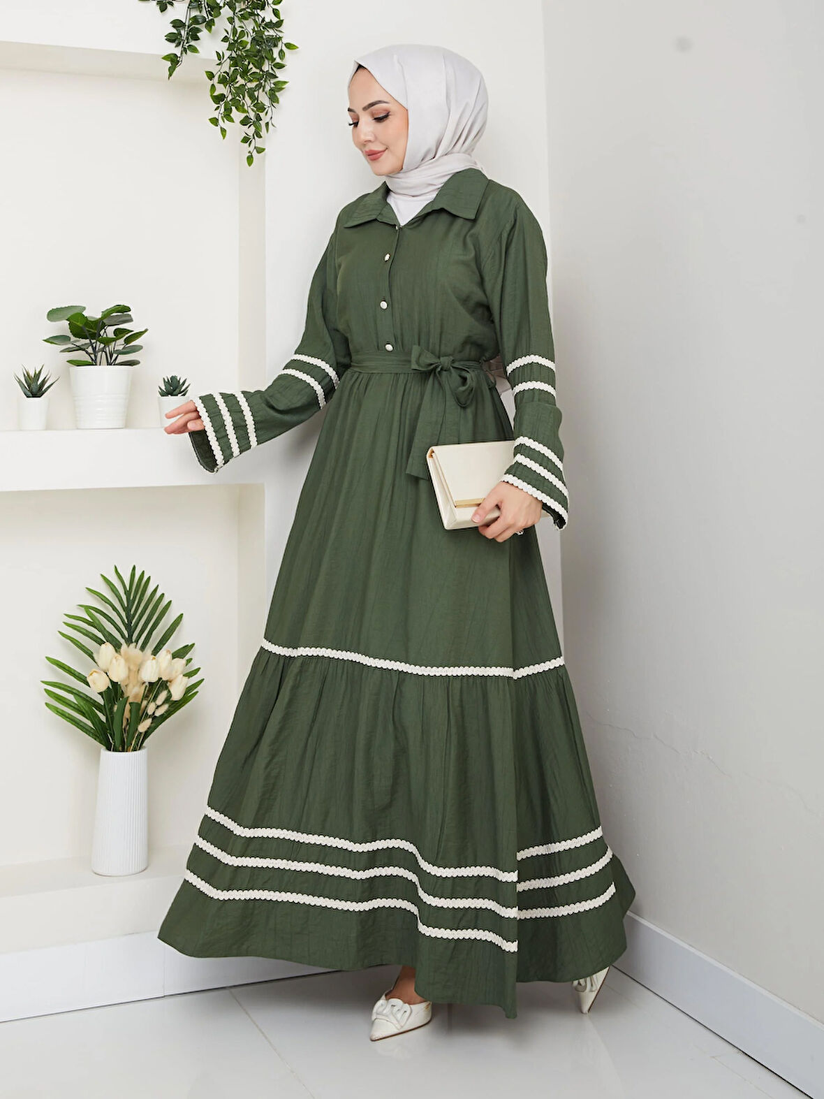 Kadın Çilek Kumaş Şerit Detaylı Kuşaklı Haki Elbise 