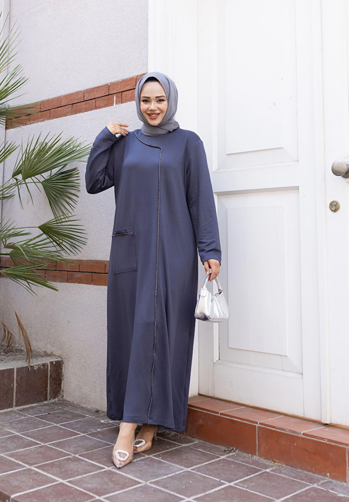 Kadın Taş Detaylı Cepli Rahat Kalıp Gri Elbise