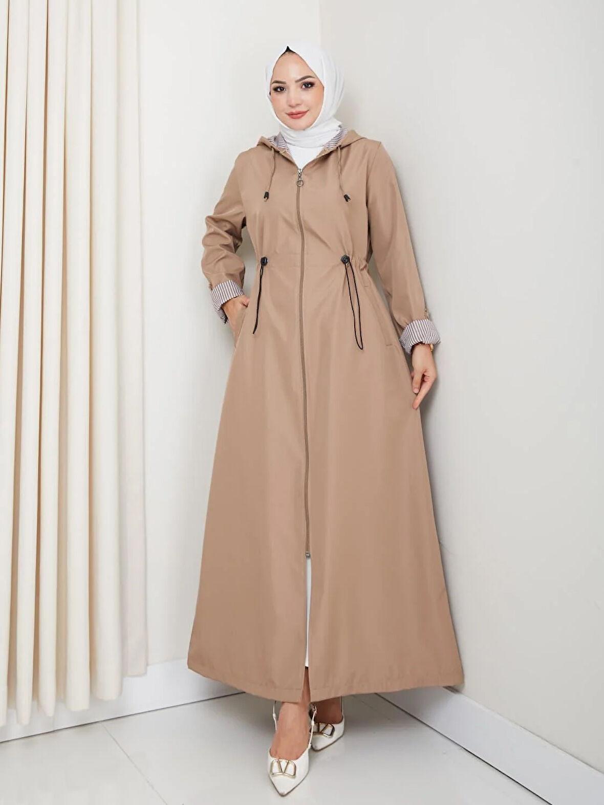 Kadın Kapüşonlu Çizgi Detaylı Vizon Bondit Kap