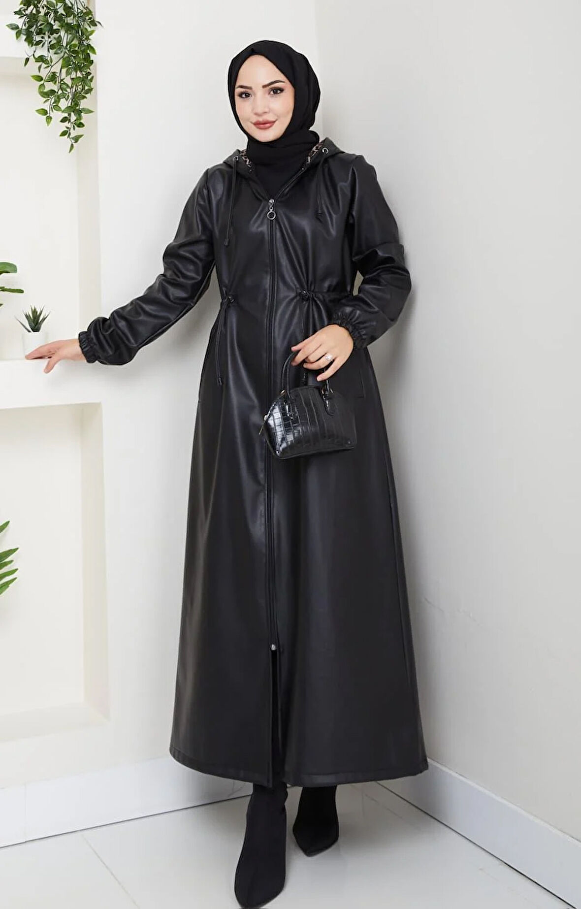 Kadın Fermuarlı Kapüşonlu Şardonlu Siyah Deri Kap