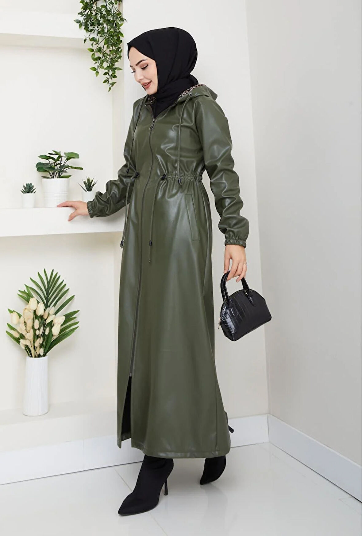 Kadın Fermuarlı Kapüşonlu Şardonlu Haki Deri Kap