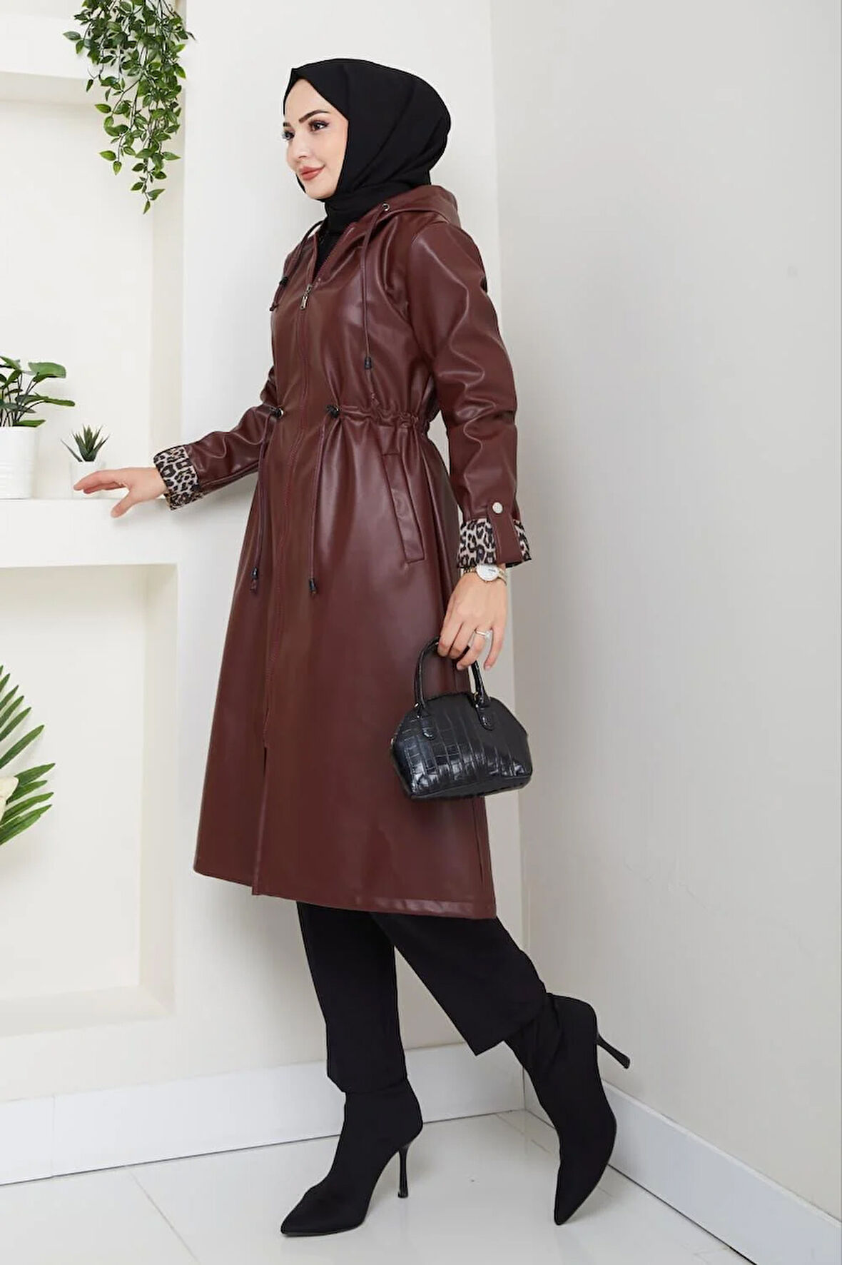 Kadın Kapüşonlu Fermuarlı Şardonlu Deri Bordo Kap