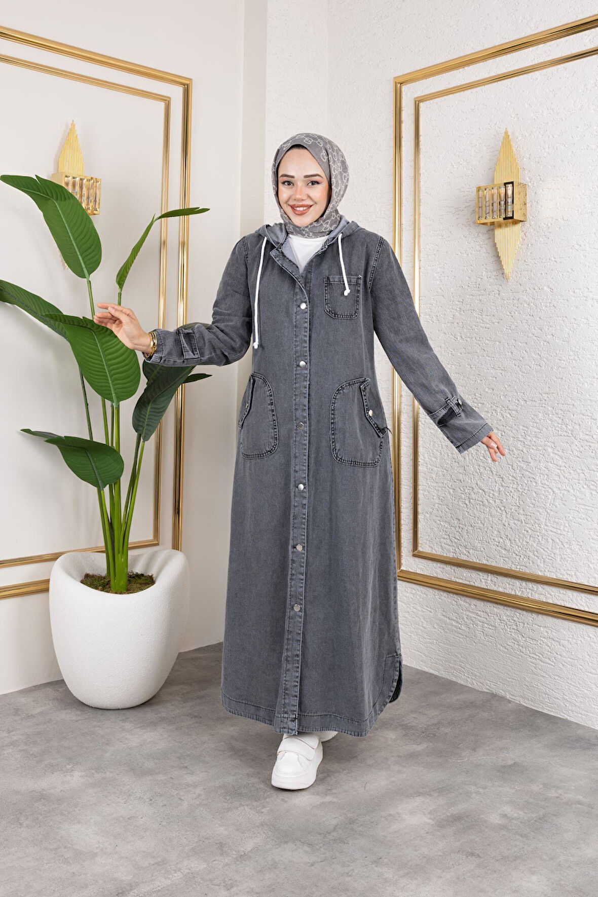 Kadın Cepli Düğmeli Kapüşonlu Denim Kot Trençkot