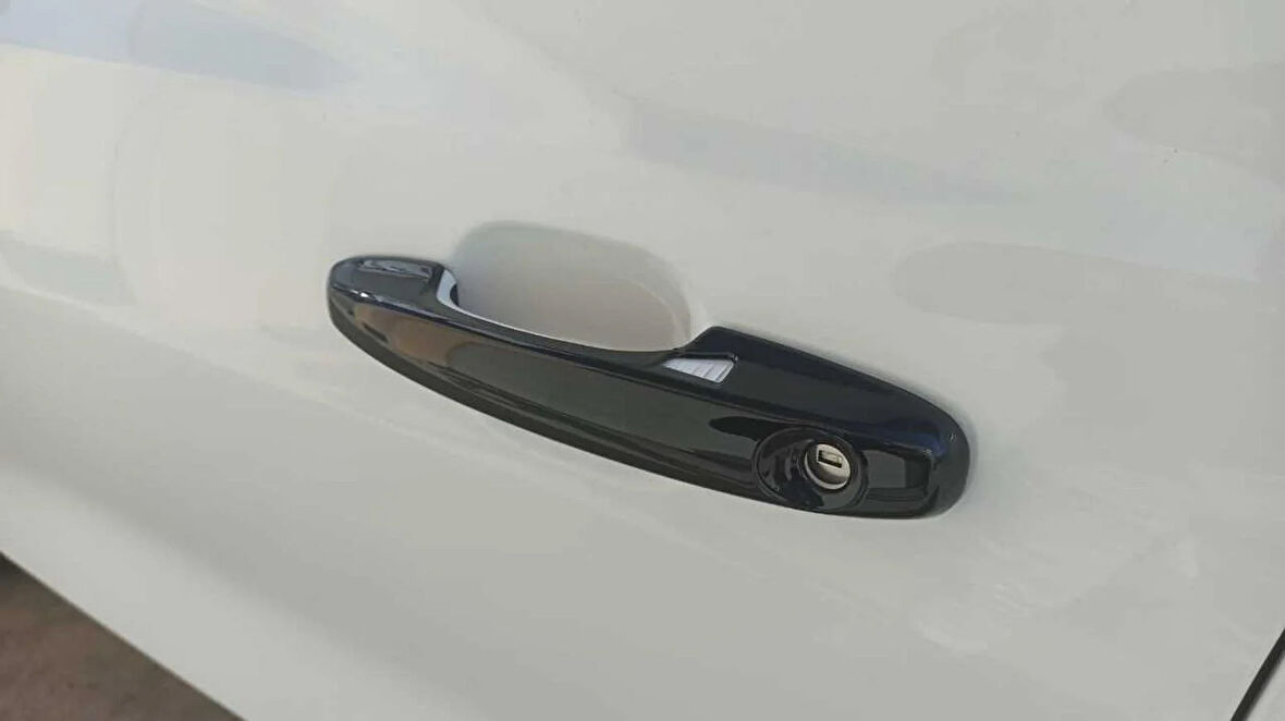 Ford Focus 2019+ Kapı Kolu Piano Black (SMART KEY)