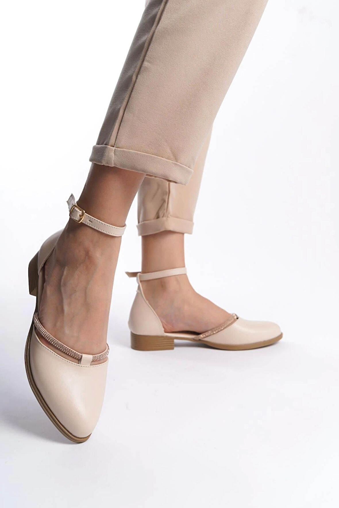 Kadın Trey Beyaz Cilt Taş Detaylı Yanları Acık Babet