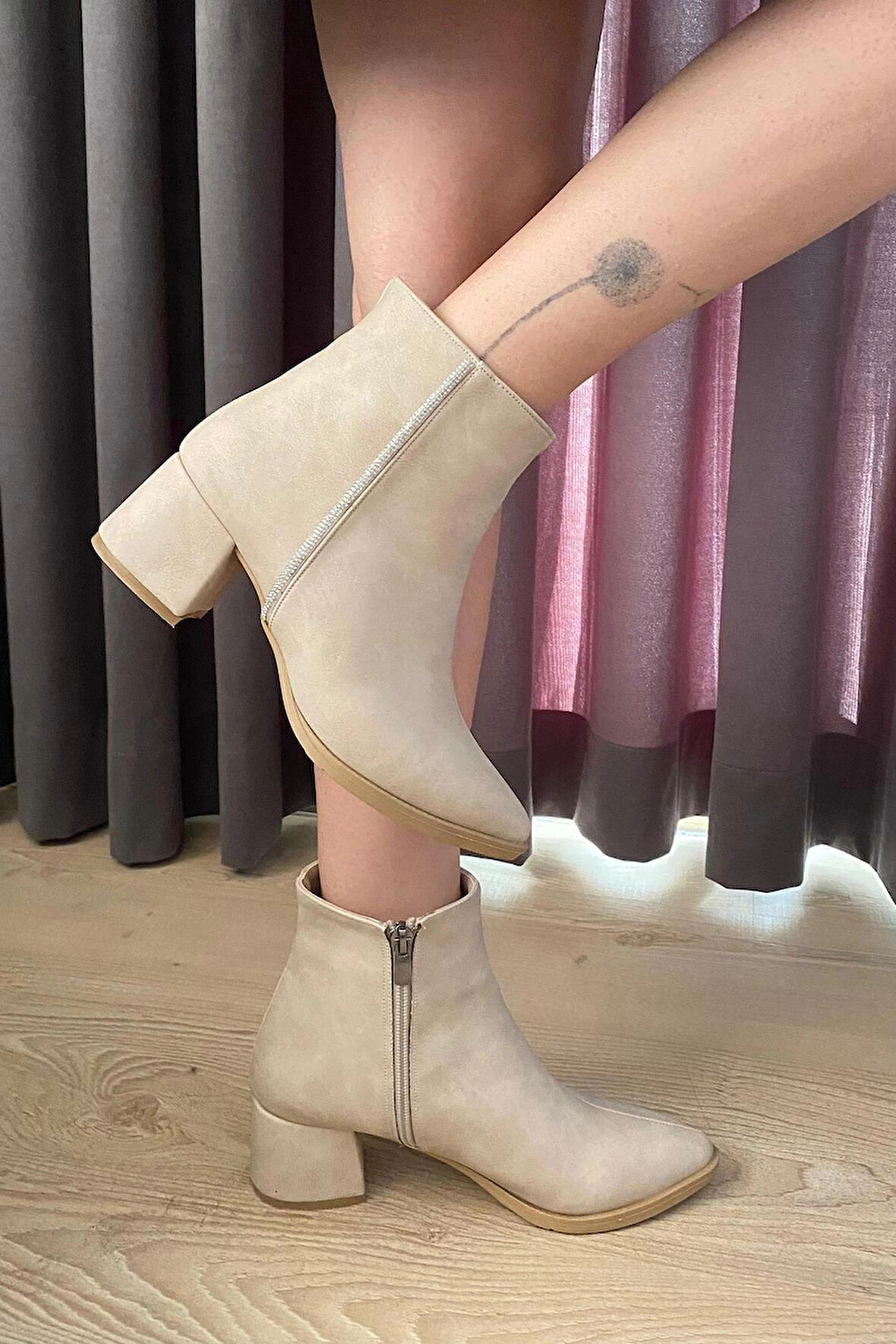 Kadın York Kırem Zümrüt Yandan Taşlı ( 6 cm ) Topuklu Sivri Burun Bot