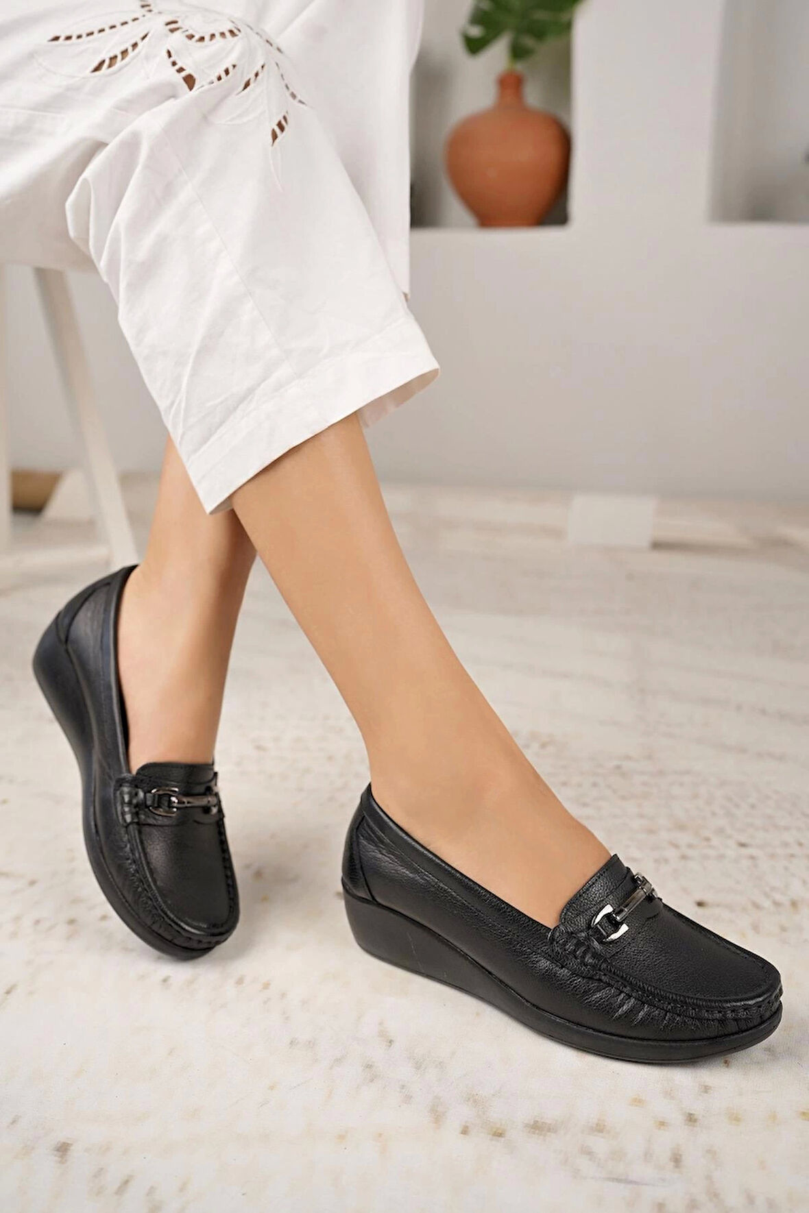 Castle Black 9007 Siyah Hakiki Deri Günlük Kadın Ayakkabı