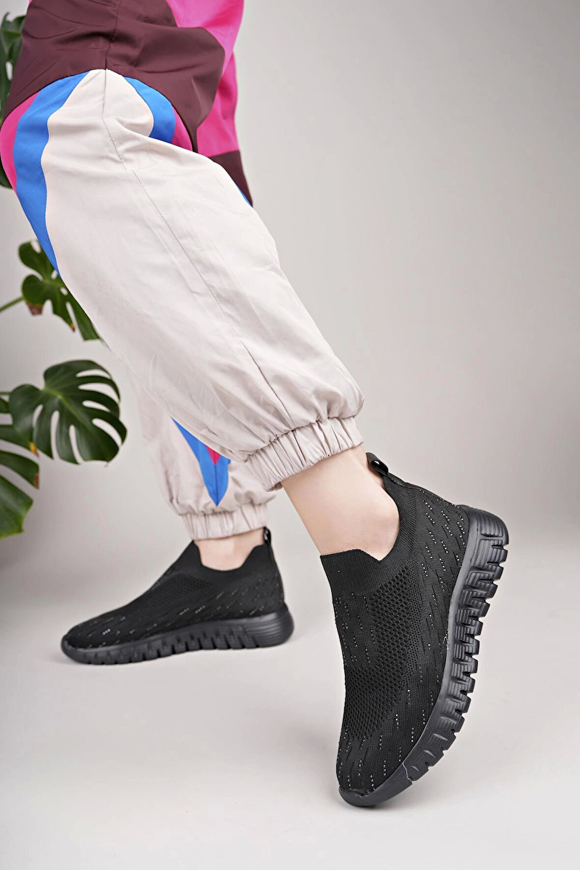 Nesil Shoes Dvm 502 Siyah Triko Örgü Taşlı Kadın Sneakers