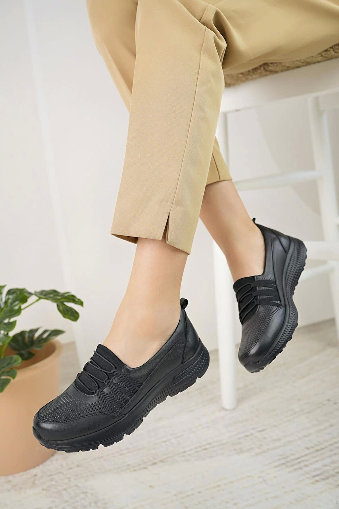 Mariotto 017 Siyah Hakiki Deri Anatomik Kadın Şeker Ayakkabısı